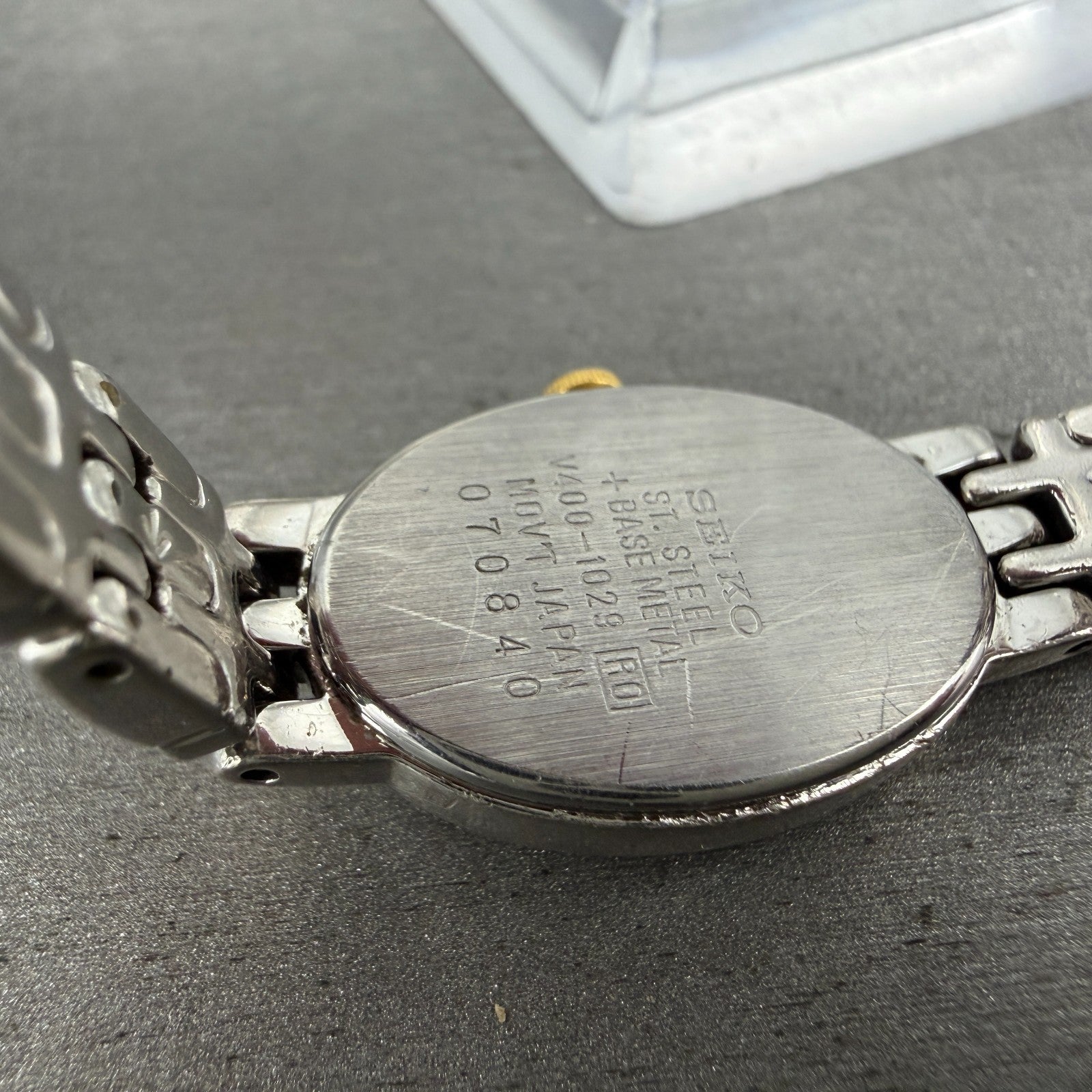 Seiko Watch Women 17mm White Dial Two Tone Oval Vintage V400-1029 New Battery GH9