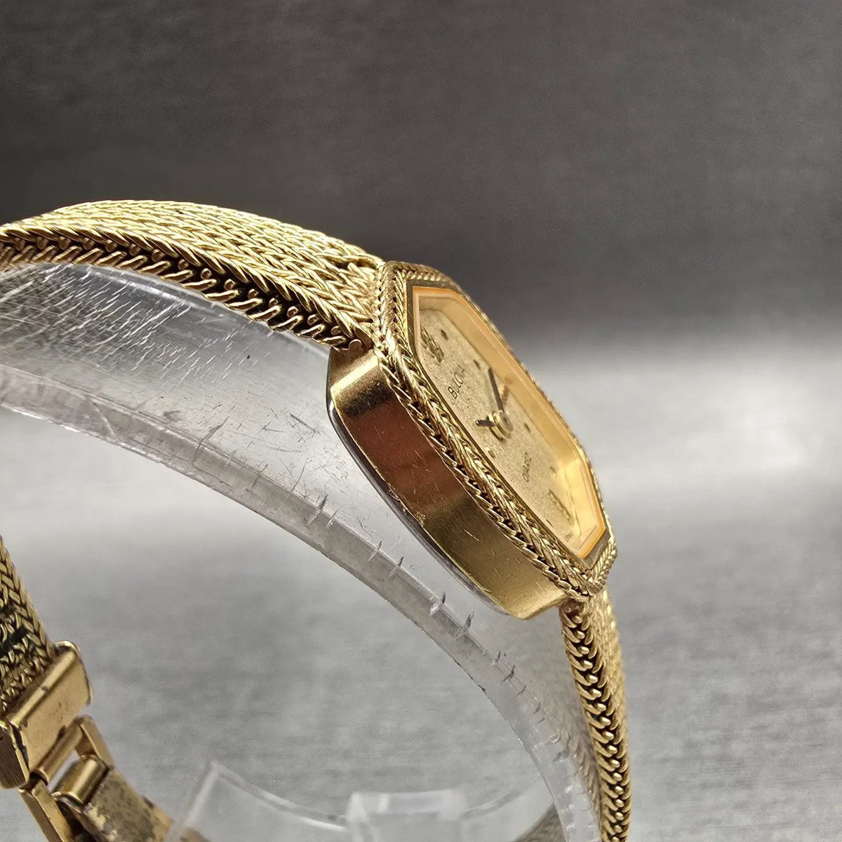 Bulova Watch Women 17mm Gold Dial Gold Tone Hexagon 92K40 New Battery3