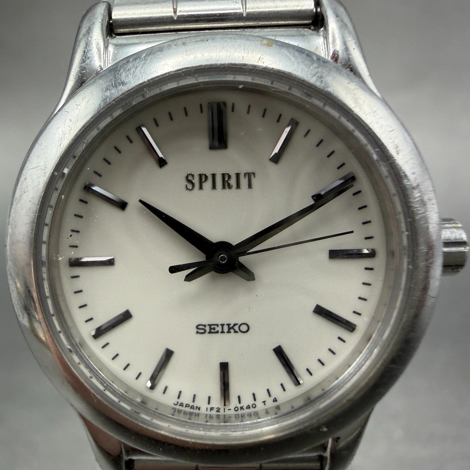Seiko Spirit Watch Women 25mm White Dial Silver Tone Round 1F21-0G30 New Battery1