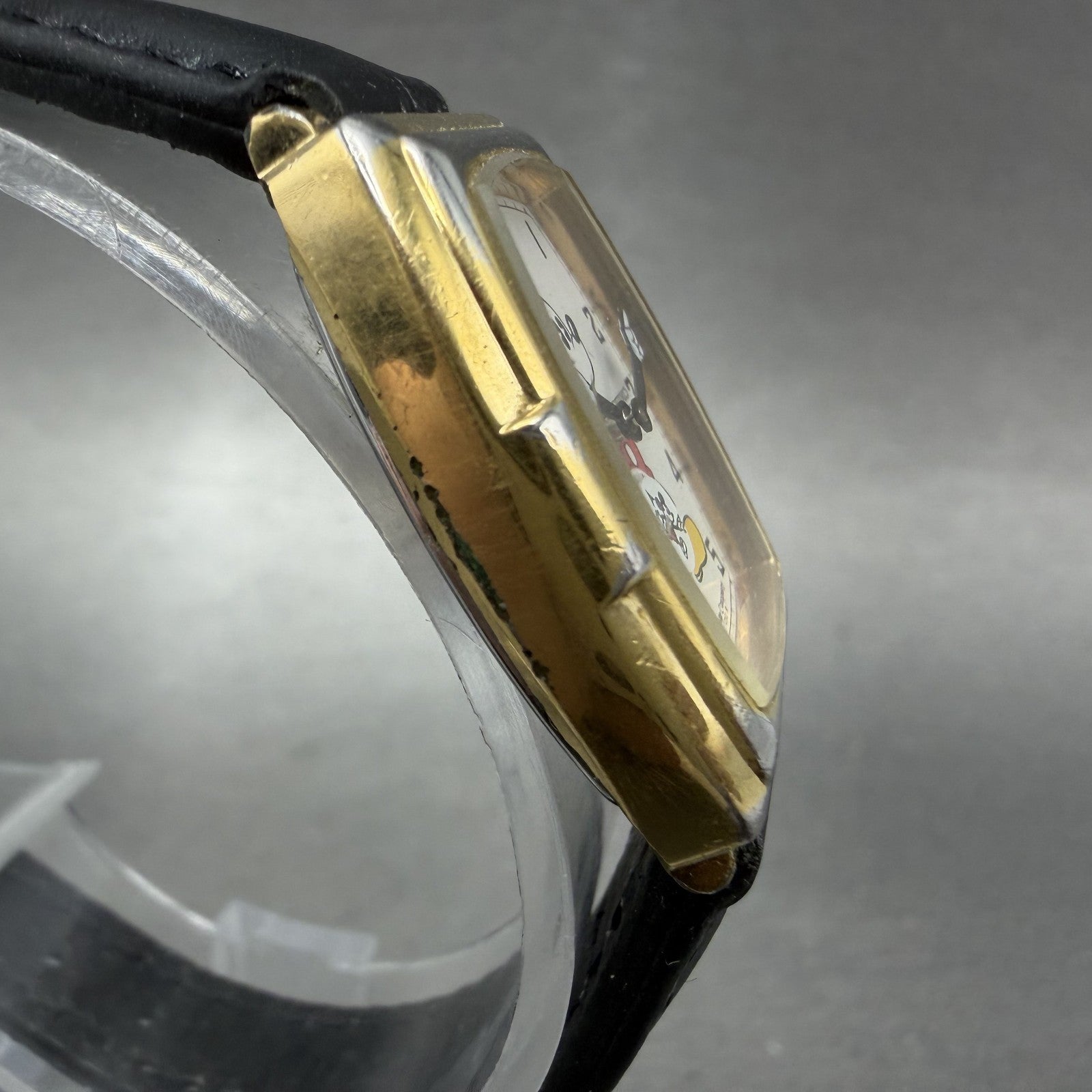 Seiko Mickey Mouse Watch Women 21mm White Dial Gold Rectangle 2K025009 NewBat3
