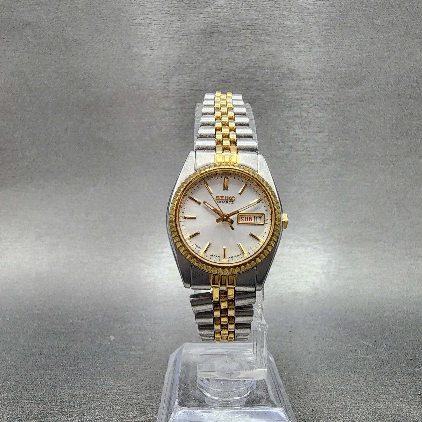 Seiko Watch Women 25mm White Dial Two Tone daydate Round 7n830041 New Batt B1235
