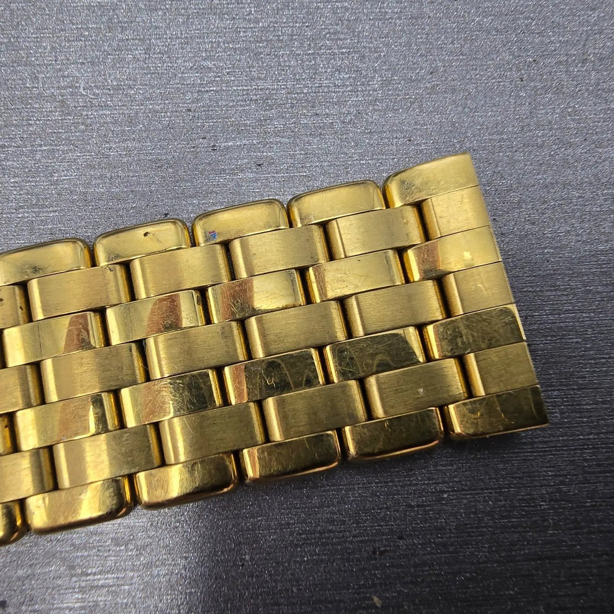 Citizen G820-T001688 Watch Band Gold Tone AR1002-56A Stiletto1