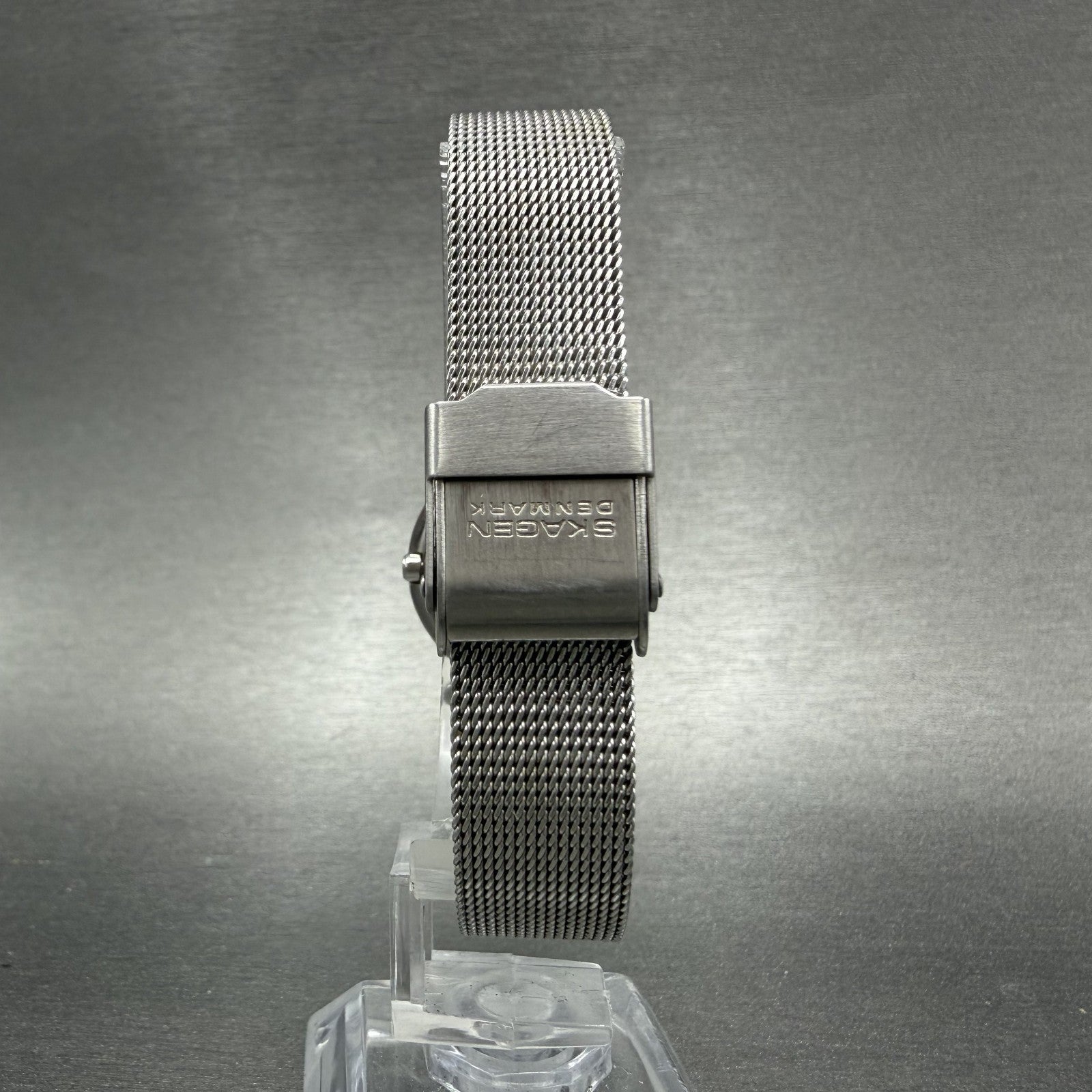 Skagen Watch Women 25mm Blue Dial Silver Tone Round Mesh Band 107SSSI New Batt7