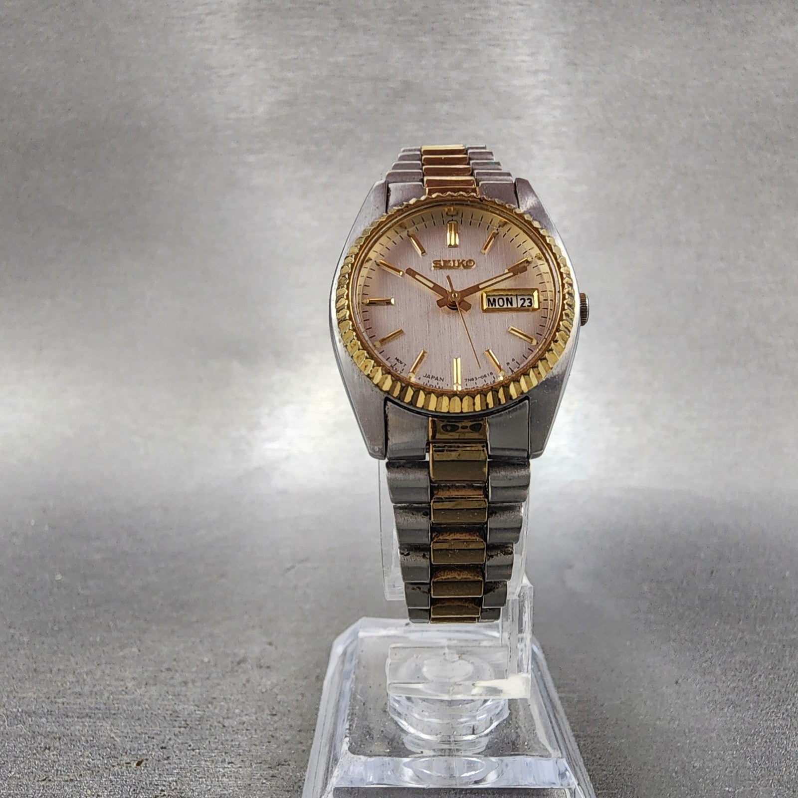 Seiko Watch Women 25mm White Dial Two Tone daydate Round 7n830041 New Batt B1235
