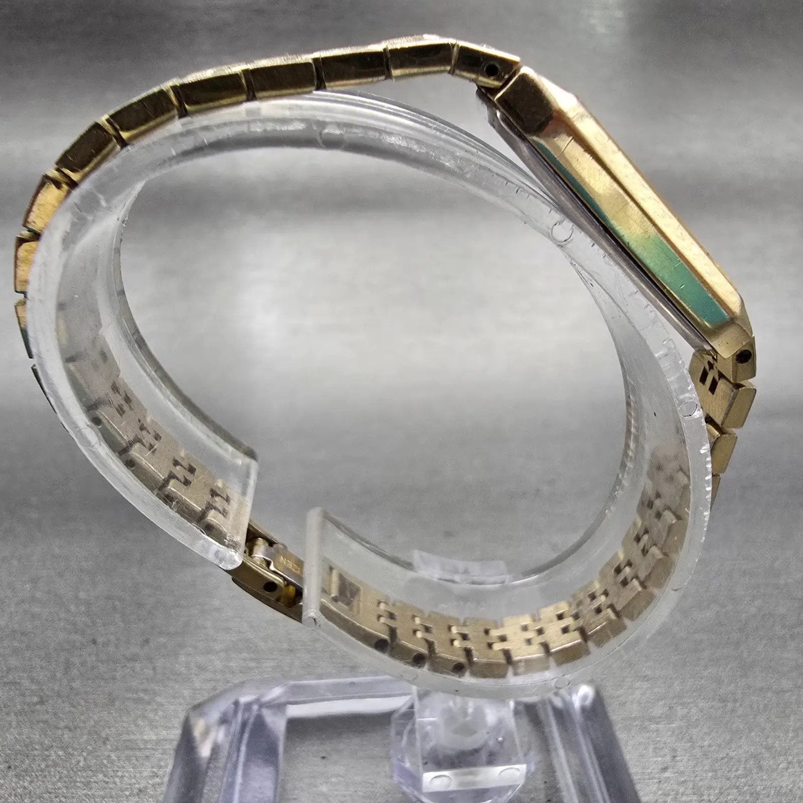 Citizen CQ Watch Women 12mm Champagne Dial Gold Tone 5421-S10523 New Battery VTG8