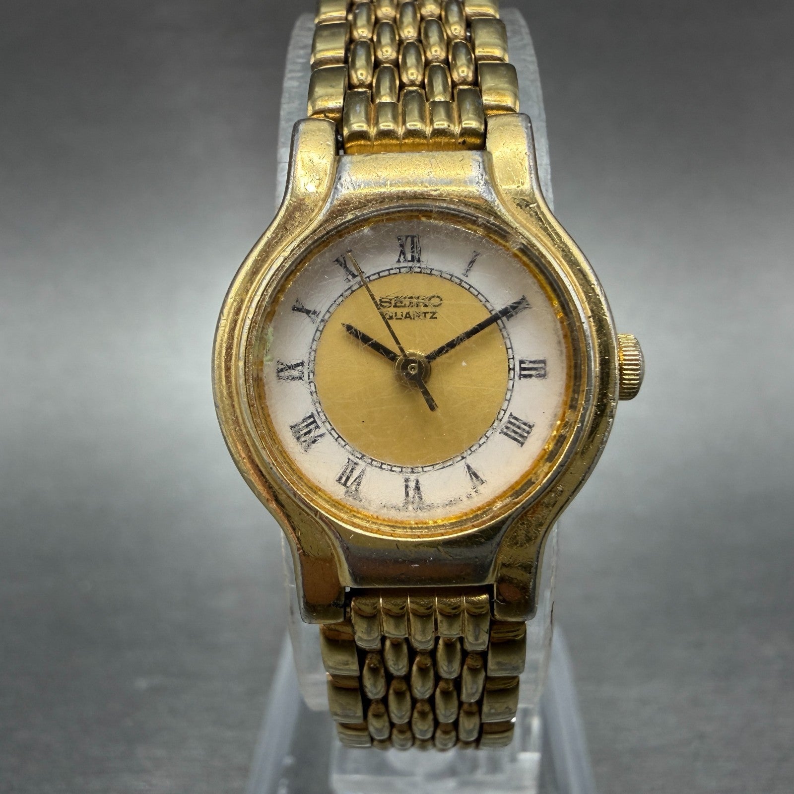 Seiko Watch Women 19mm White Dial Gold Tone Round V401-0289 New Battery JBI70
