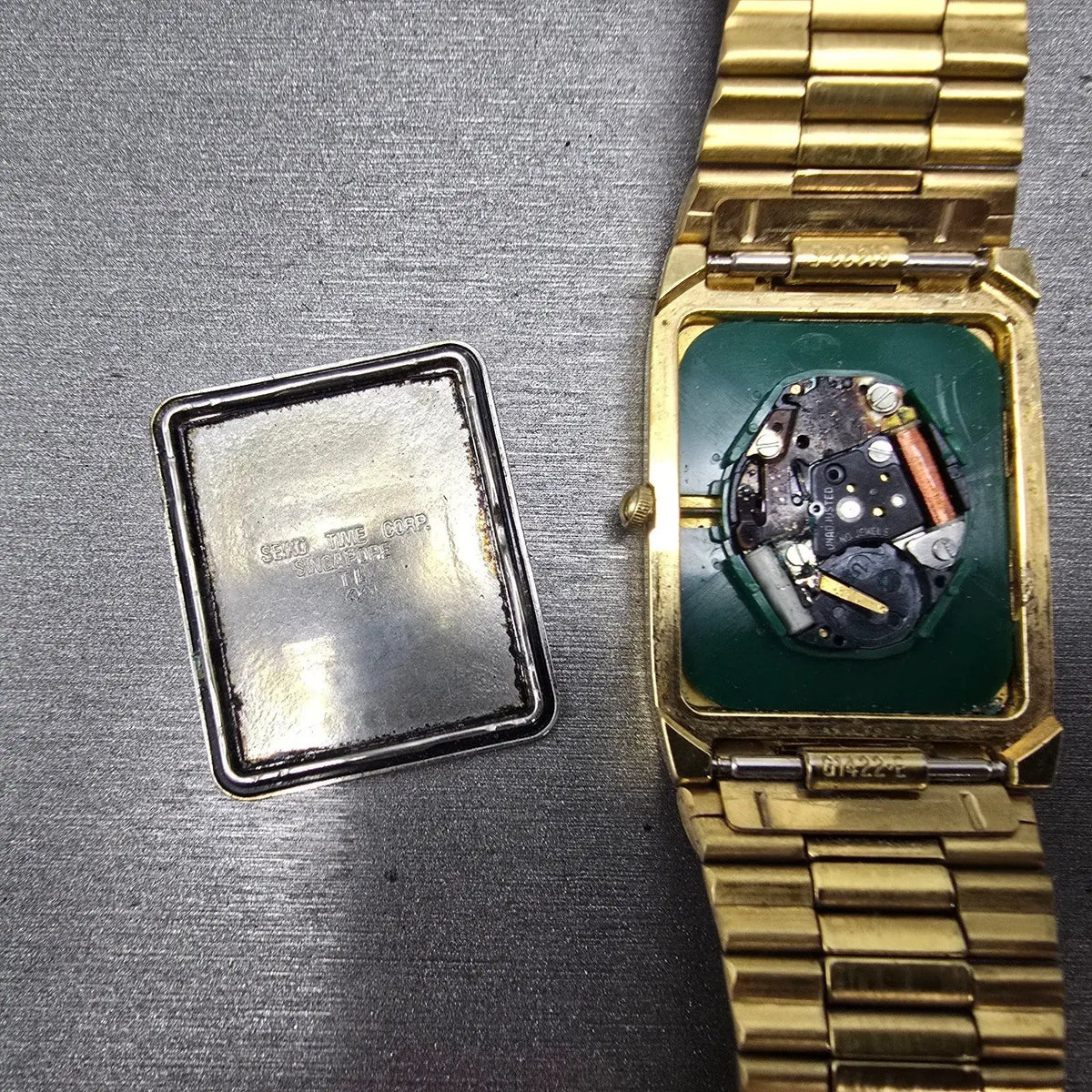 Seiko Tank Watch Men 26mm Champagne Dial Gold Tone Rectangle 5Y94-5119 PARTS12