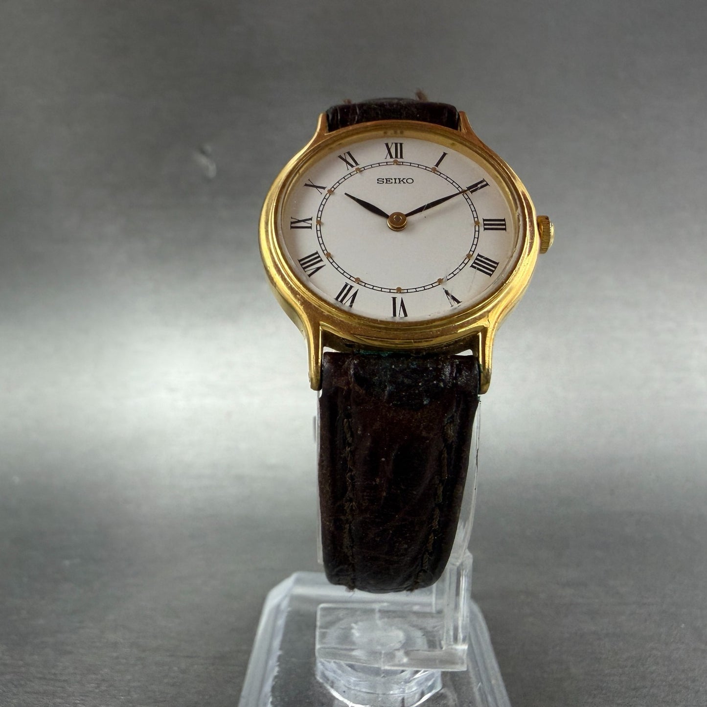 Seiko Watch Women 26mm White Dial Gold Tone Round Vinatge V700-6091 New Battery5