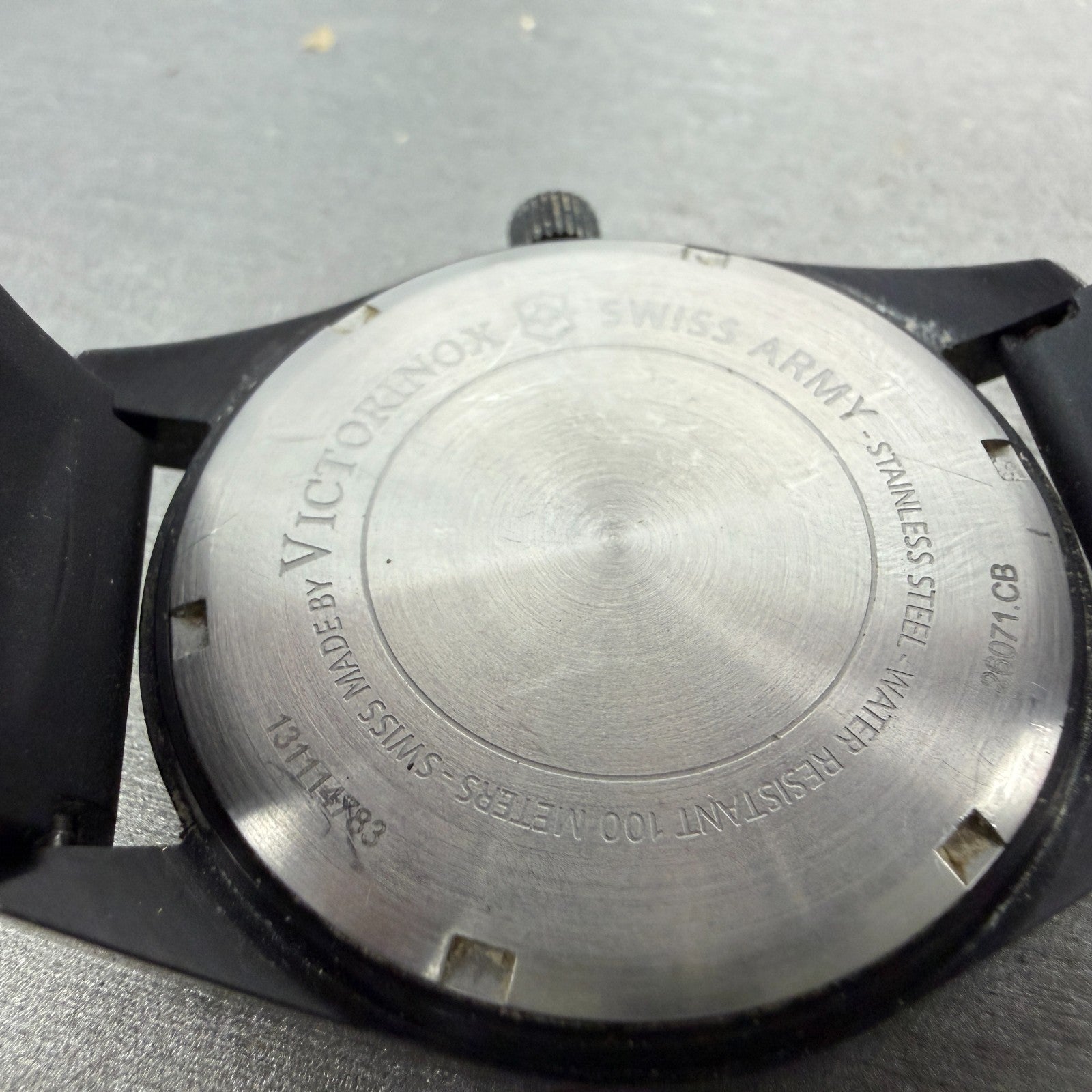 Victorinox Swiss Army Garrison Watch Men 40mm Black Dial Black Case Date PARTS10