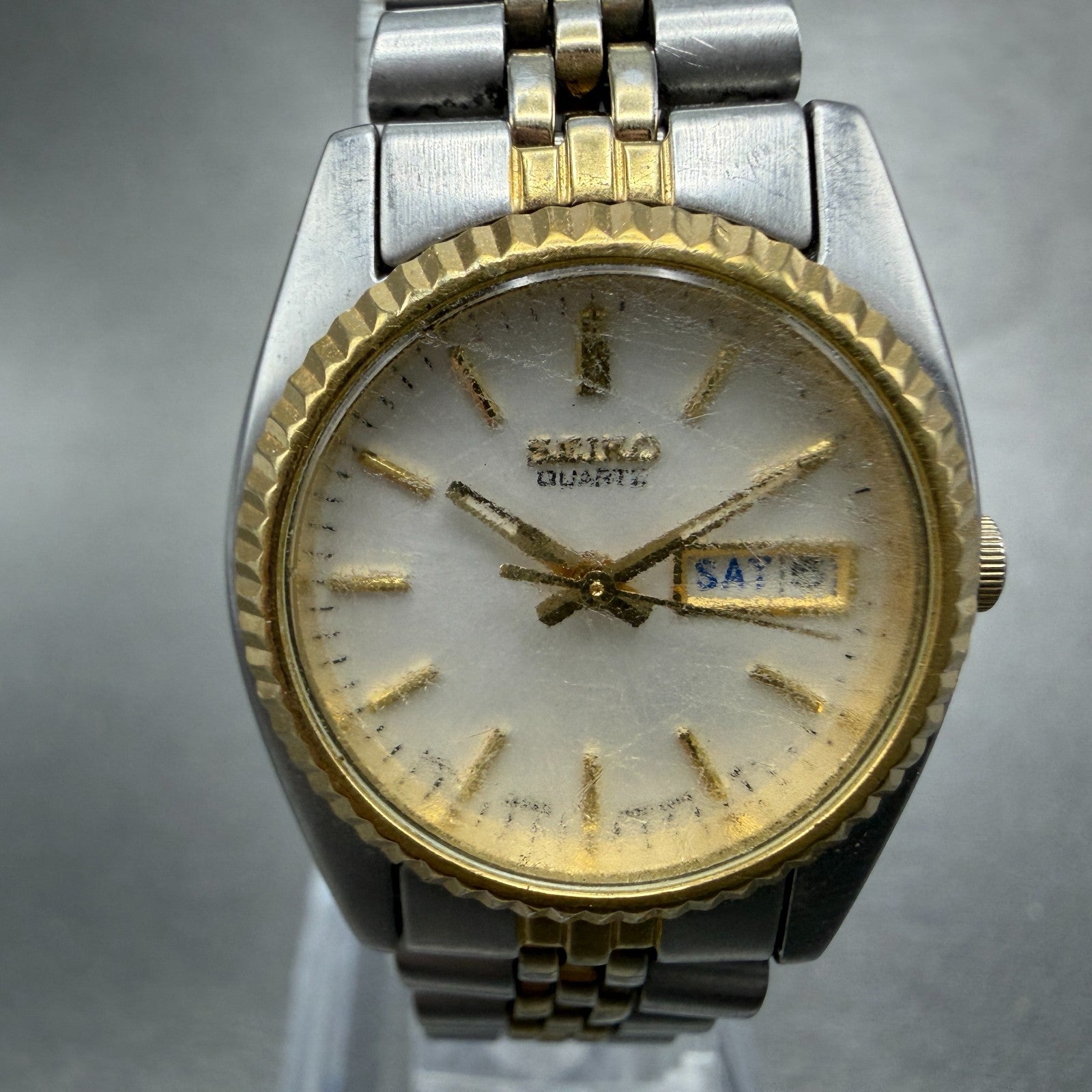 Seiko Watch Women 25mm White Dial Two Tone Daydate Round 7n83-0041 New Batt HN61