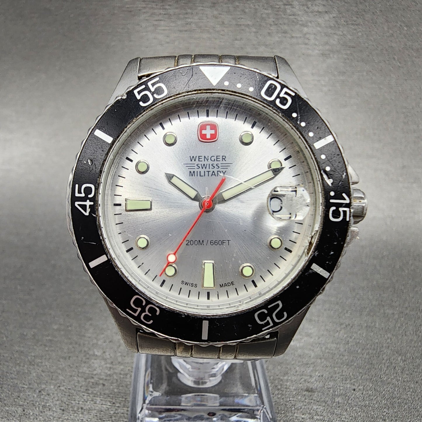 Wenger Swiss Military Dive Watch Men 39mm Silver Dial Steel Date Round New Batt