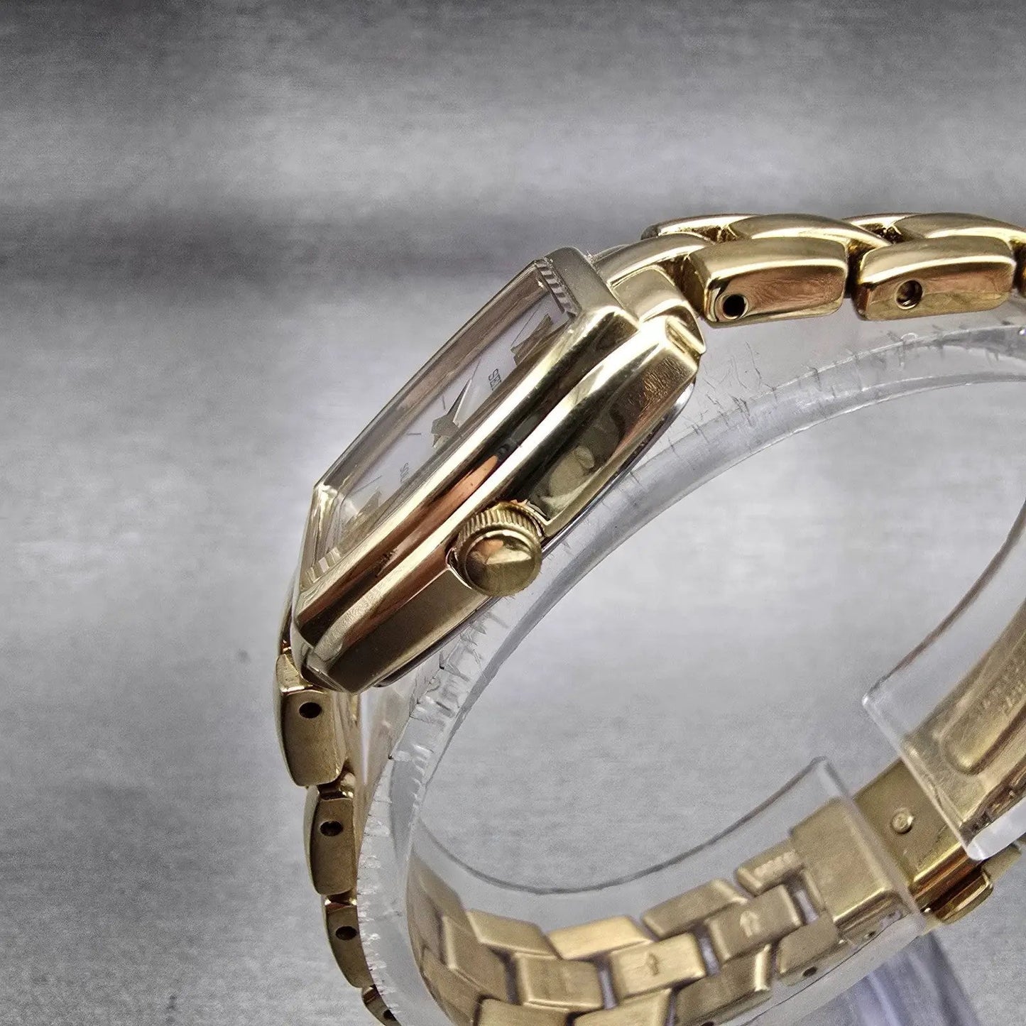 Seiko Solar Watch Women 18mm MOP Dial Gold Tone Rectangle V115-0AA0 Works2