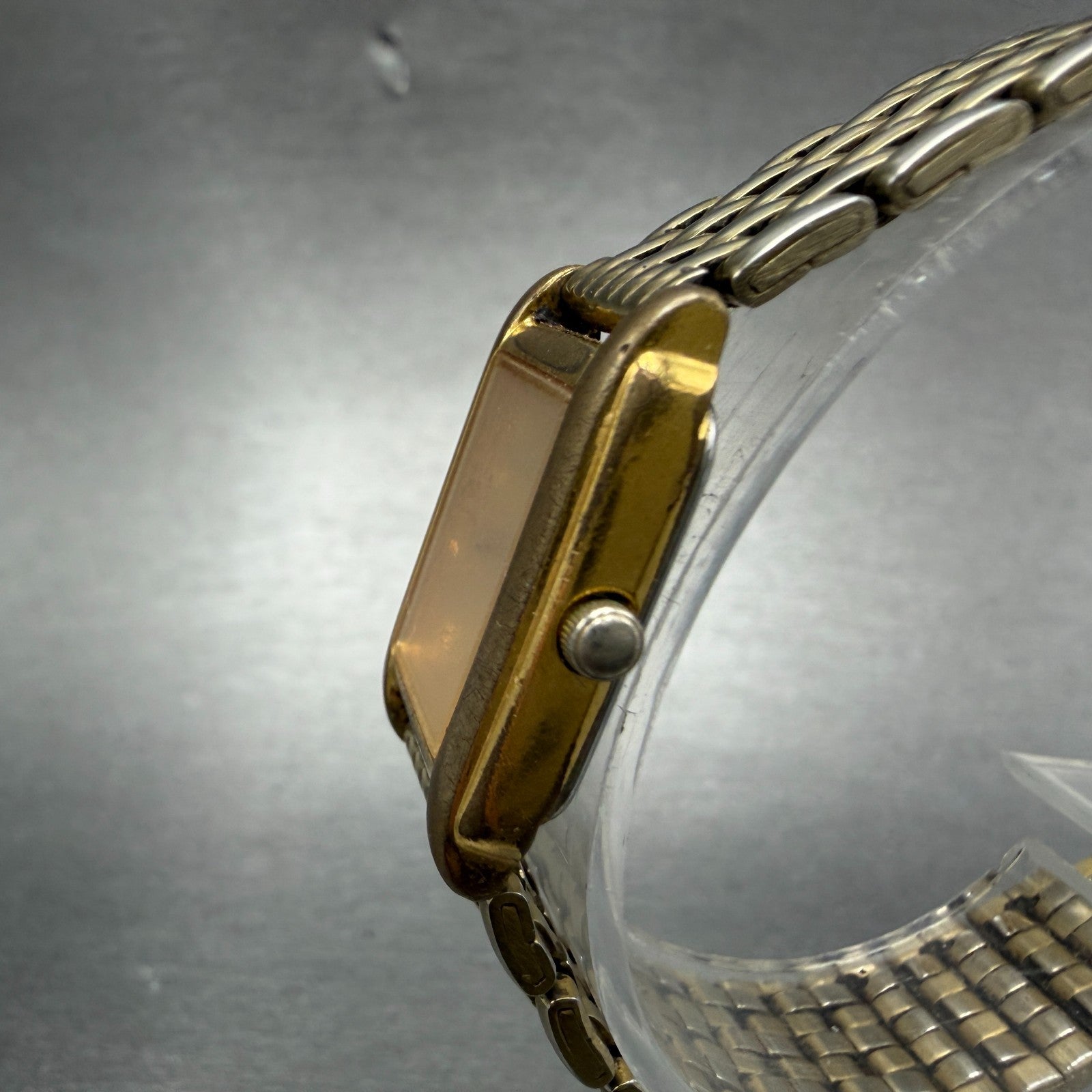 Seiko Tank Watch Women 18mm Champagne Dial Gold Tone V401-5650 New Battery VB2