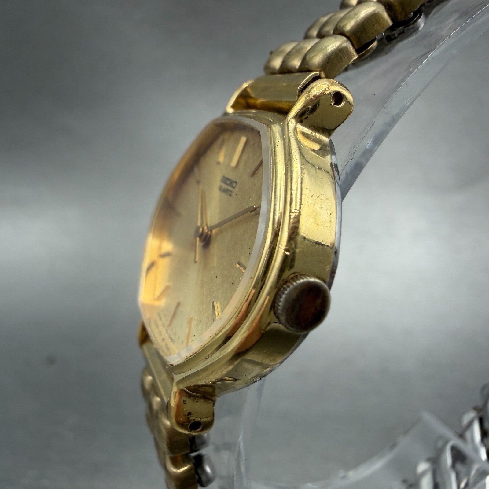 Seiko Watch Women 26mm Champagne Dial Gold Tone Round 1421-5180 New Battery3