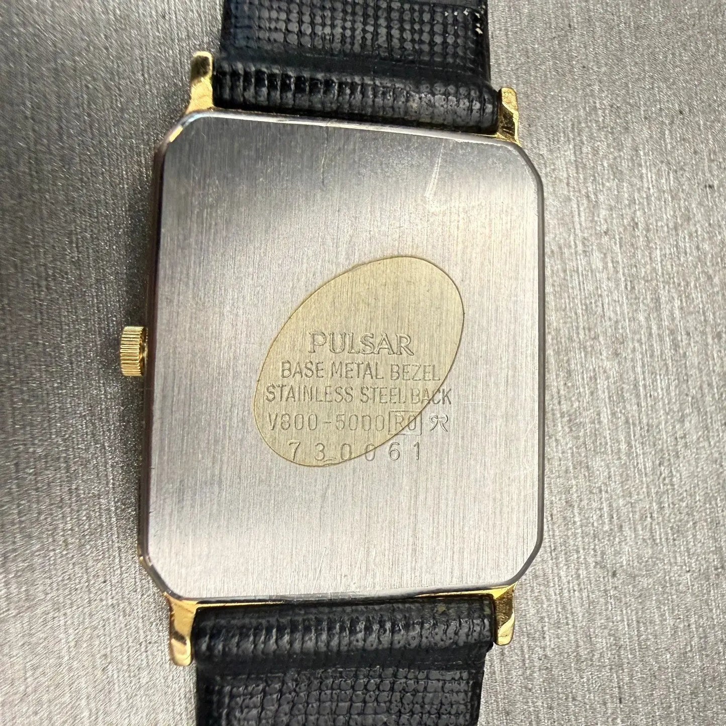 Seiko Pulsar Watch Men 25mm Black Dial Gold Tone Rectangle V800-5000 New Battery10