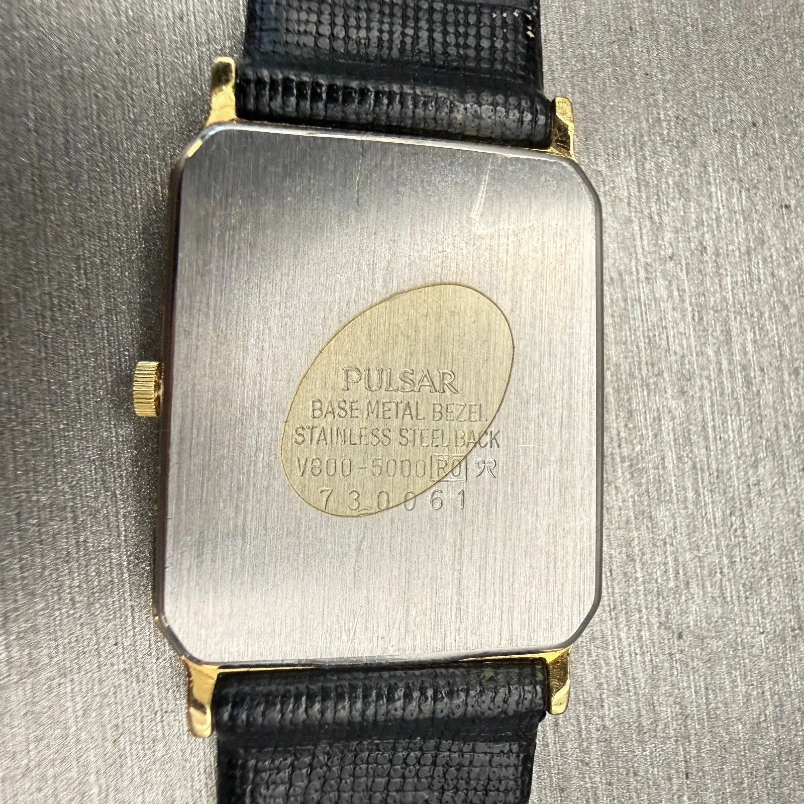 Seiko Pulsar Watch Men 25mm Black Dial Gold Tone Rectangle V800-5000 New Battery10