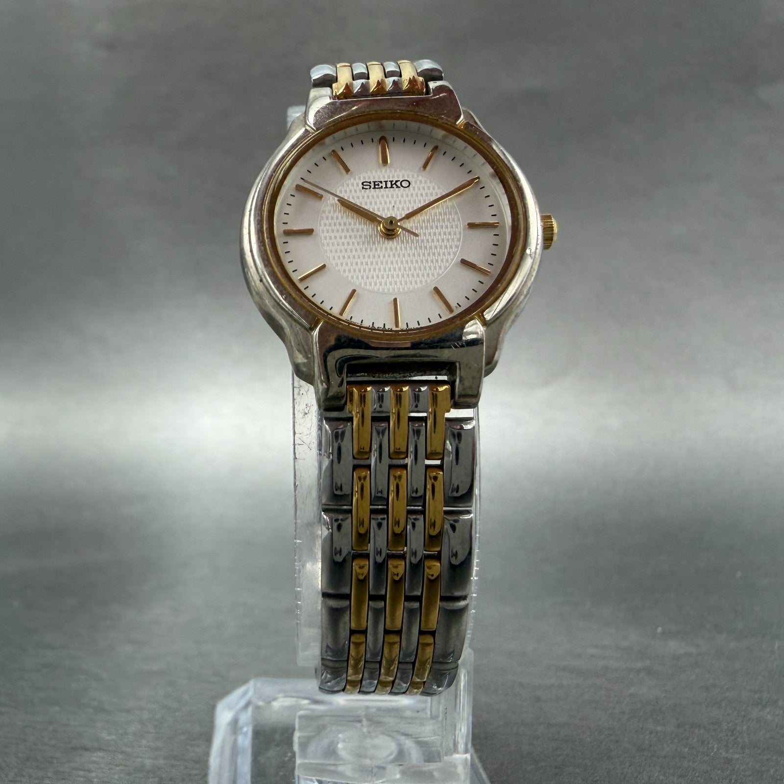 Seiko Watch Women 24mm Silver Dial Two Tone Round V701-2C10 New Battery5