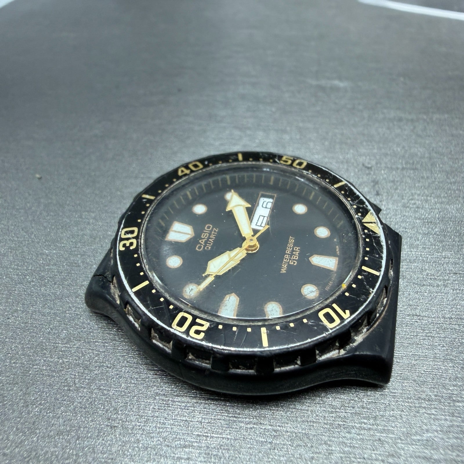 Casio Dive Watch Men 36mm Black Dial Black Tone Daydate Round MRW-81 PARTS4