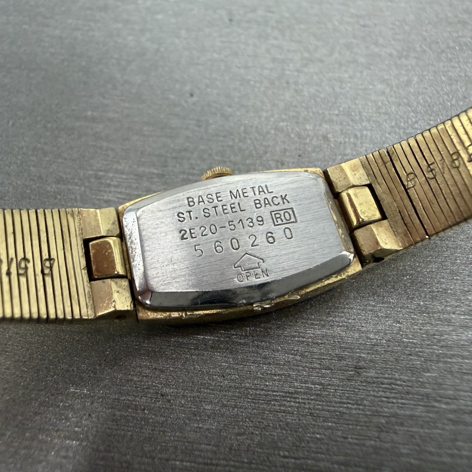 Seiko Tank Watch Women 13mm Champagne Dial Gold Tone 2e20-5139 New Battery9