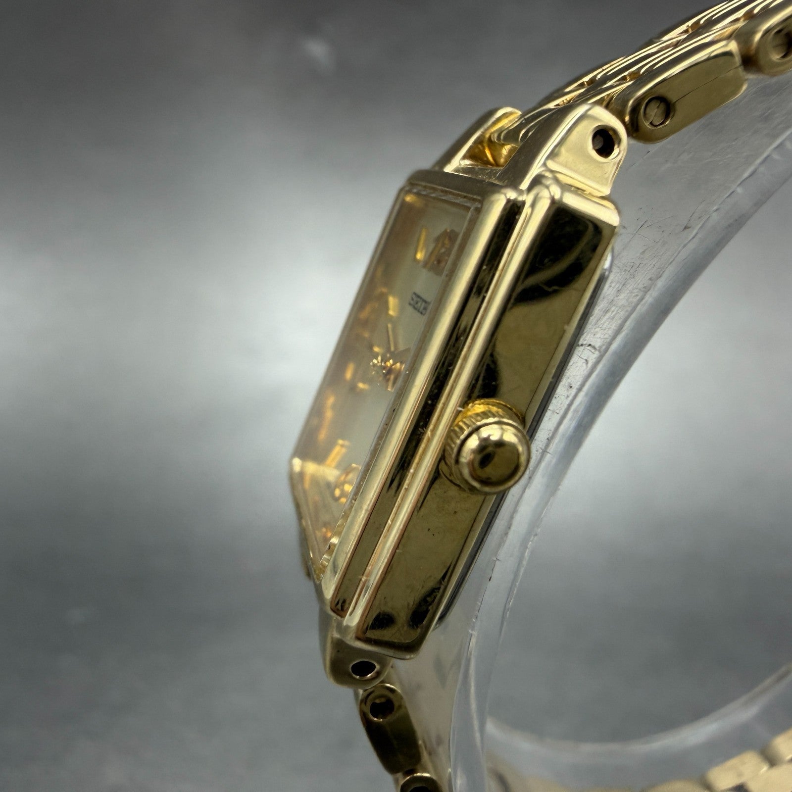 Seiko Tank Watch Women 16mm Champagne Dial Gold Tone 1N01-0FH0 New Battery NHJ2