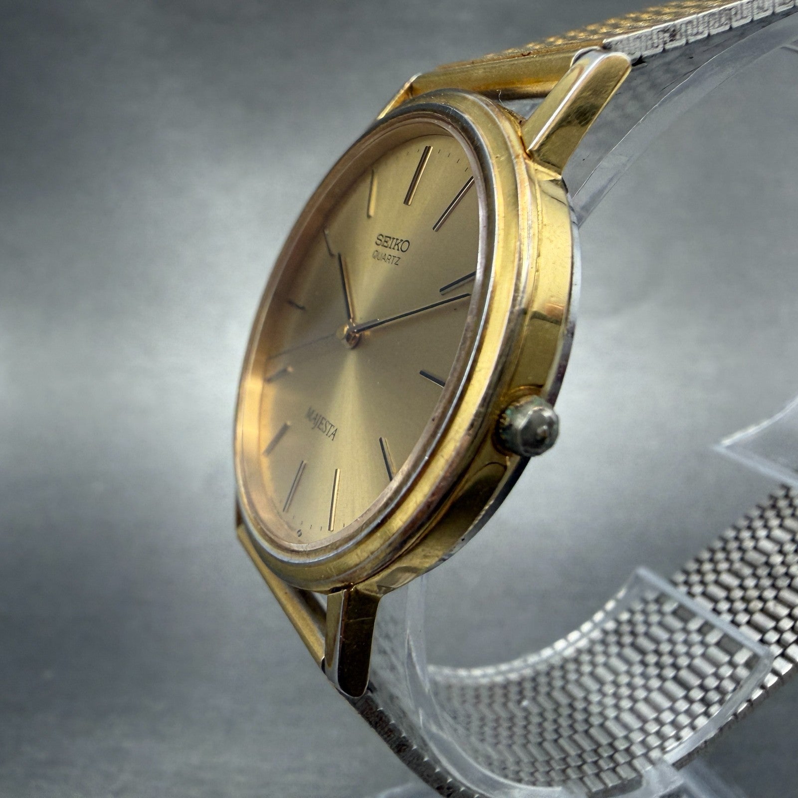 Seiko Majesta Watch Unisex 33mm Champagne Dial gold Tone 9061-7000 New Battery2