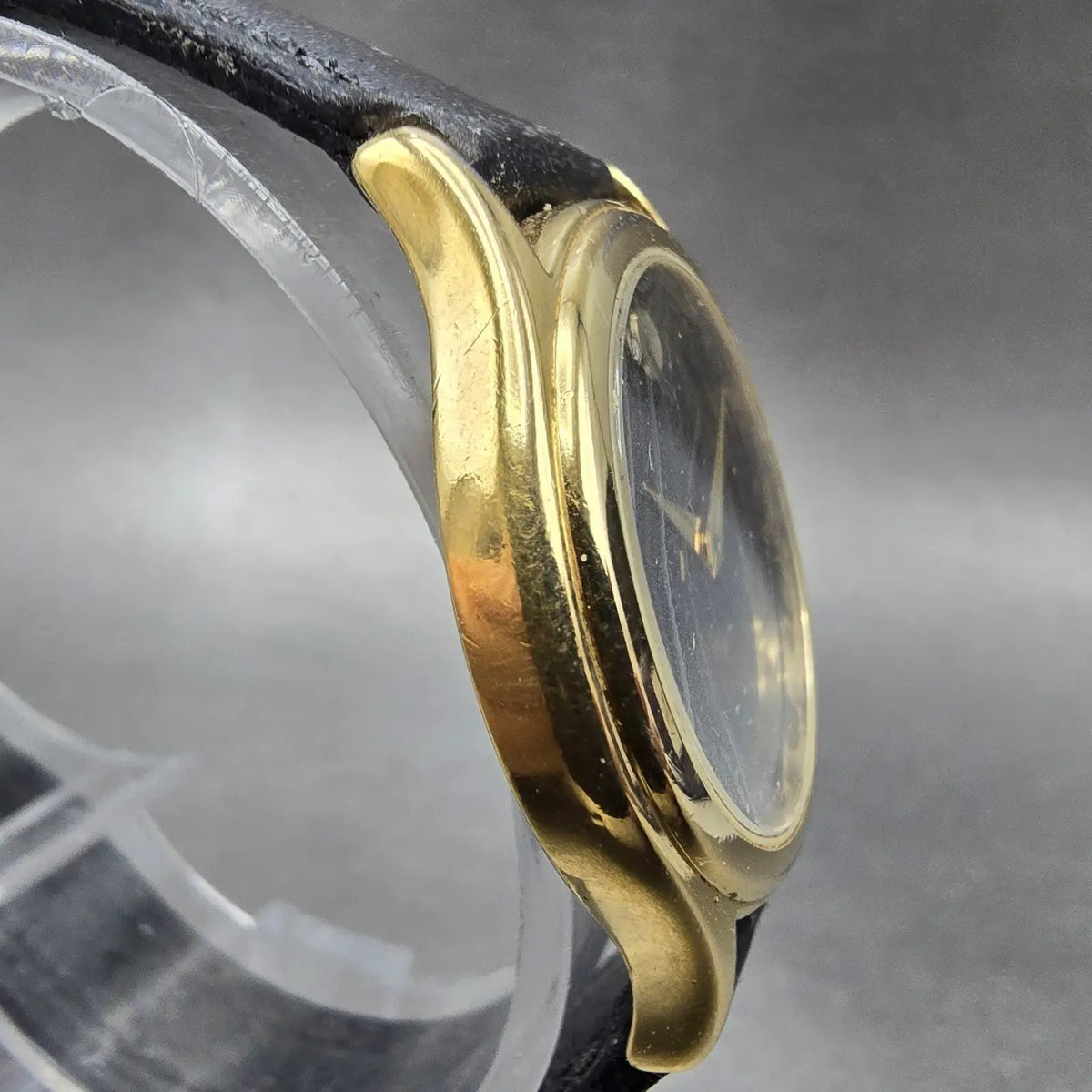 Movado Museum Watch Women 28mm Black Dial Gold Tone Round 87 E4 0823 PARTS 124