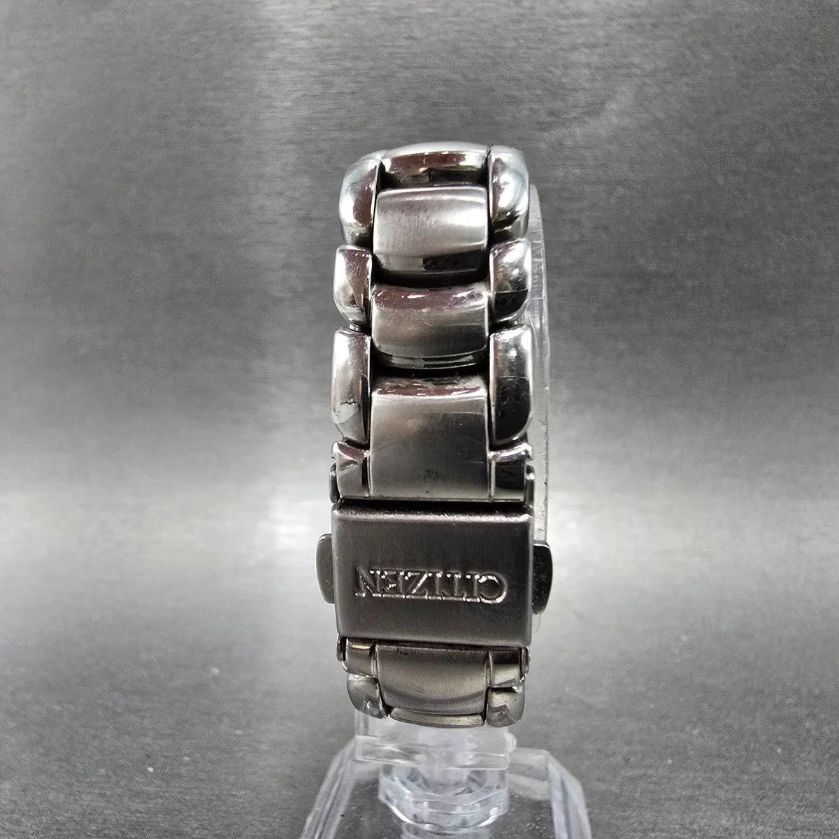 Citizen Eco-Drive Watch Women 26mm Pink Dial Silver Tone Date E011-S039941 RunsT7