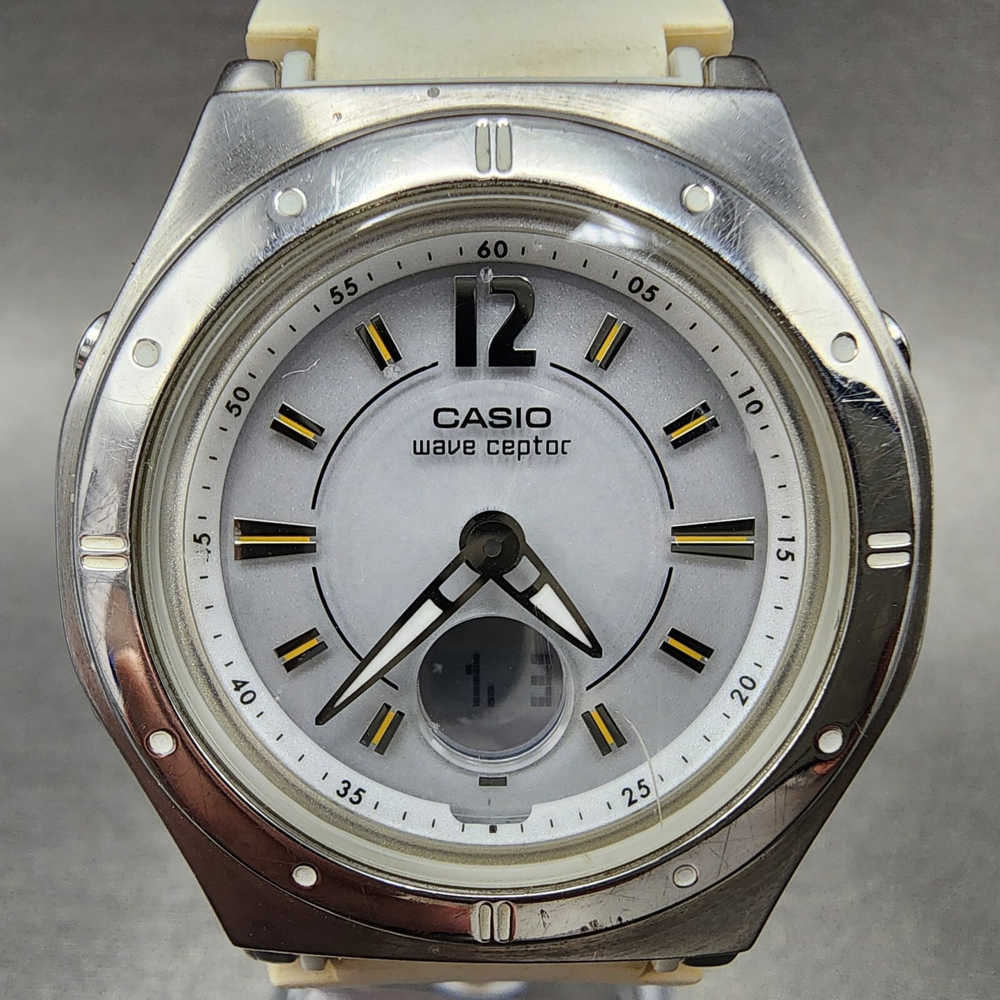 Casio Wave Ceptor Watch Women 35mm White Dial Silver Tone Analog Digital Works1
