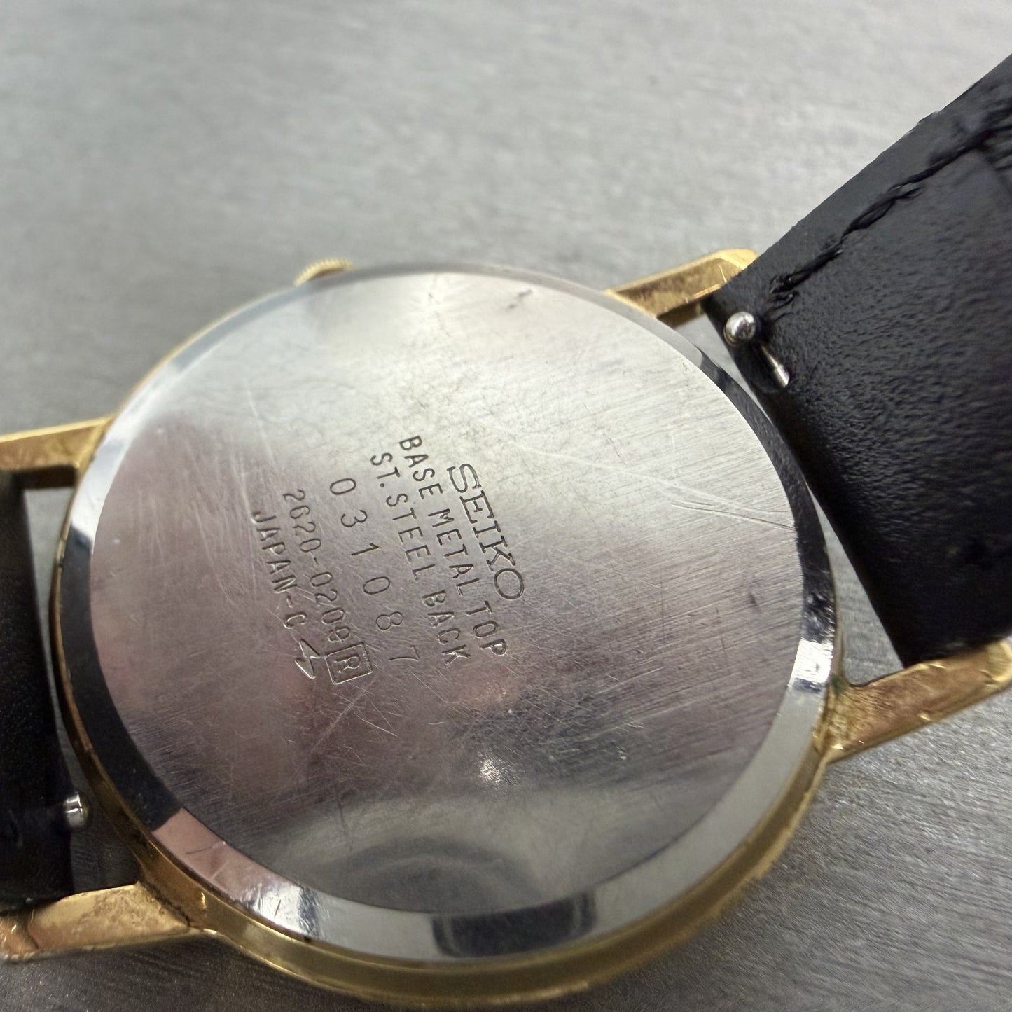 Seiko Watch Men 32mm Black Dial Gold Tone Round 2620-0209 New Battery Dress9