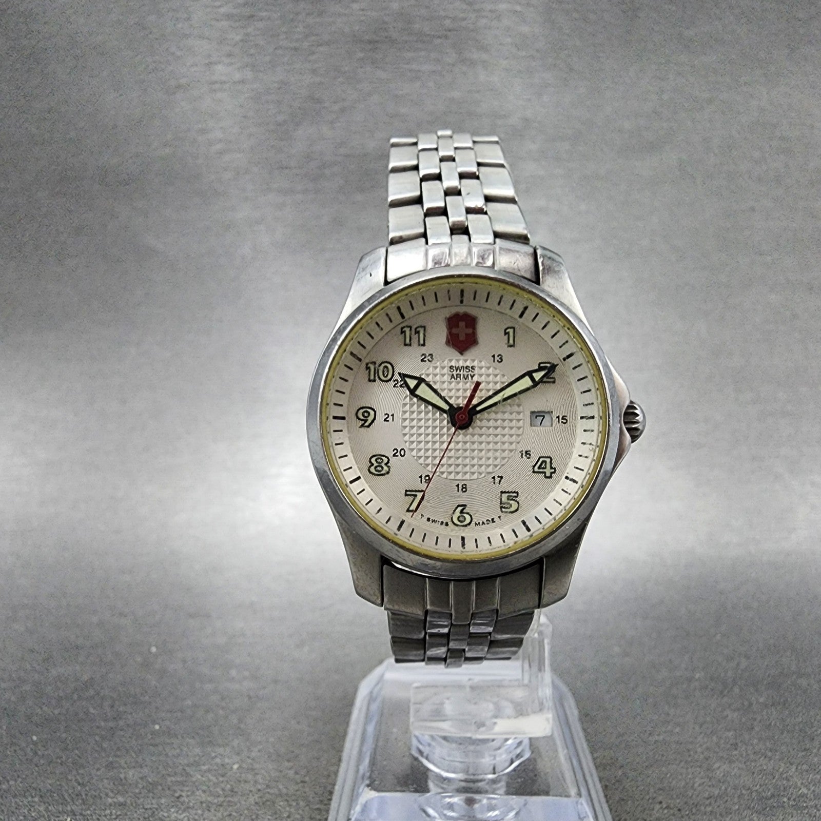 Victorinox Swiss Army Odyssey Watch Women 30mm White Dial Steel Date New Battery5