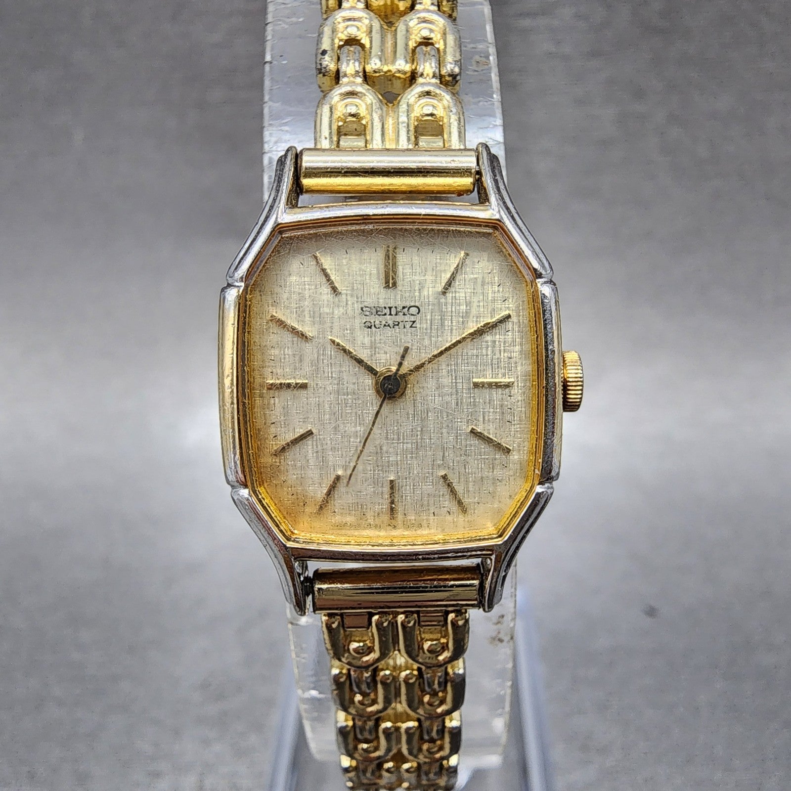 Seiko Tank Watch Women 19mm Champagne Dial Gold Tone 14215660 New Battery0