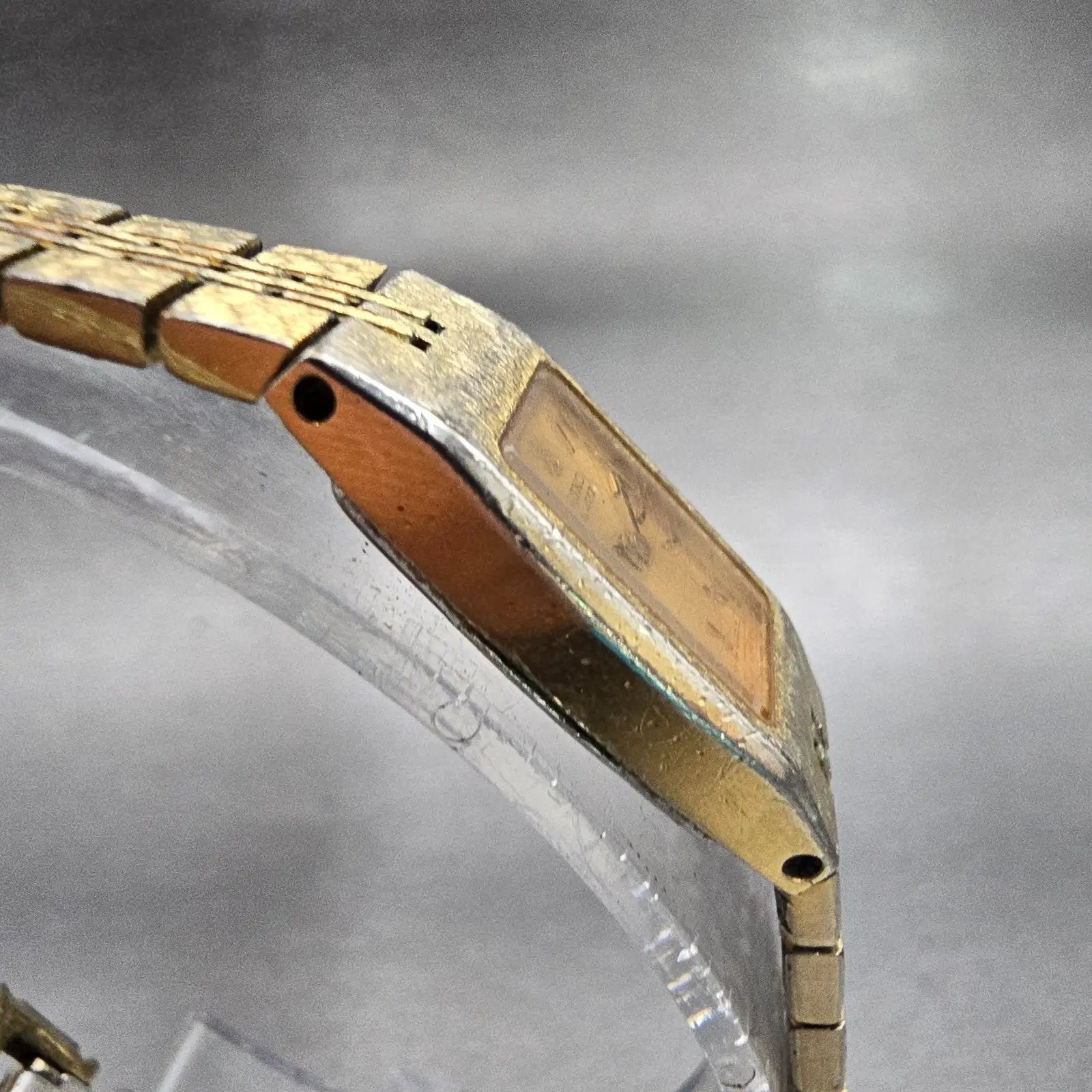 Seiko Watch Women 12mm Gold Dial Gold Tone Rectangle 2E20-5550 New Battery VTG3