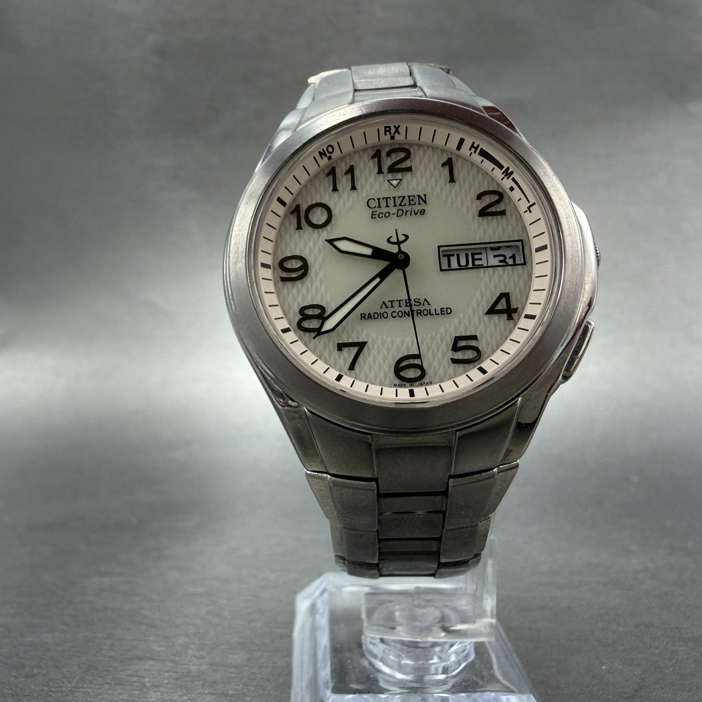 Citizen Eco-Drive Attesa Watch Men 37mm Cream Dial Titanium Atomic Daydate READ!6