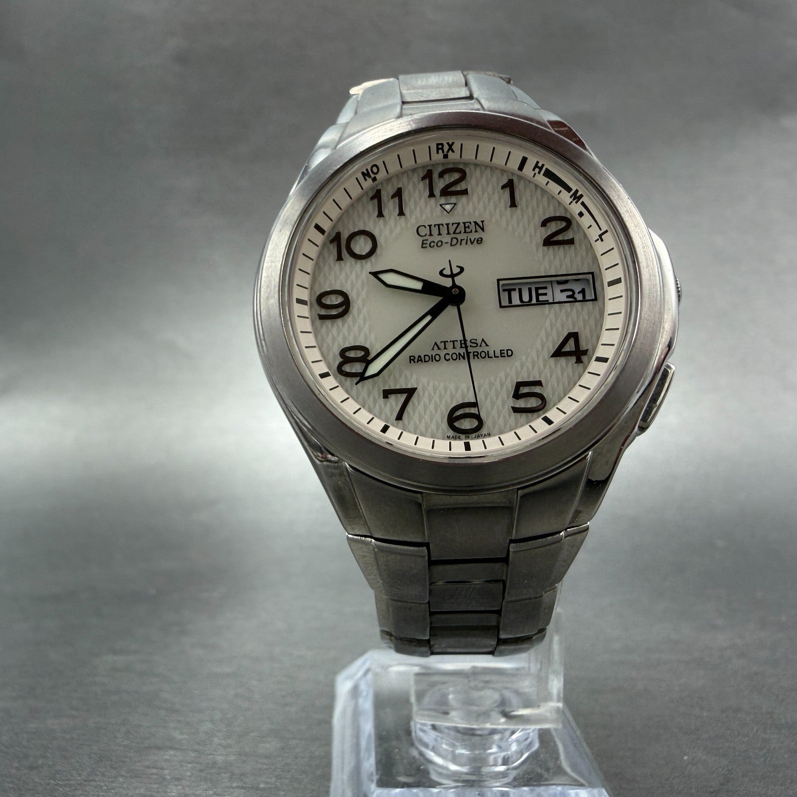 Citizen Eco-Drive Attesa Watch Men 37mm Cream Dial Titanium Atomic Daydate READ!6