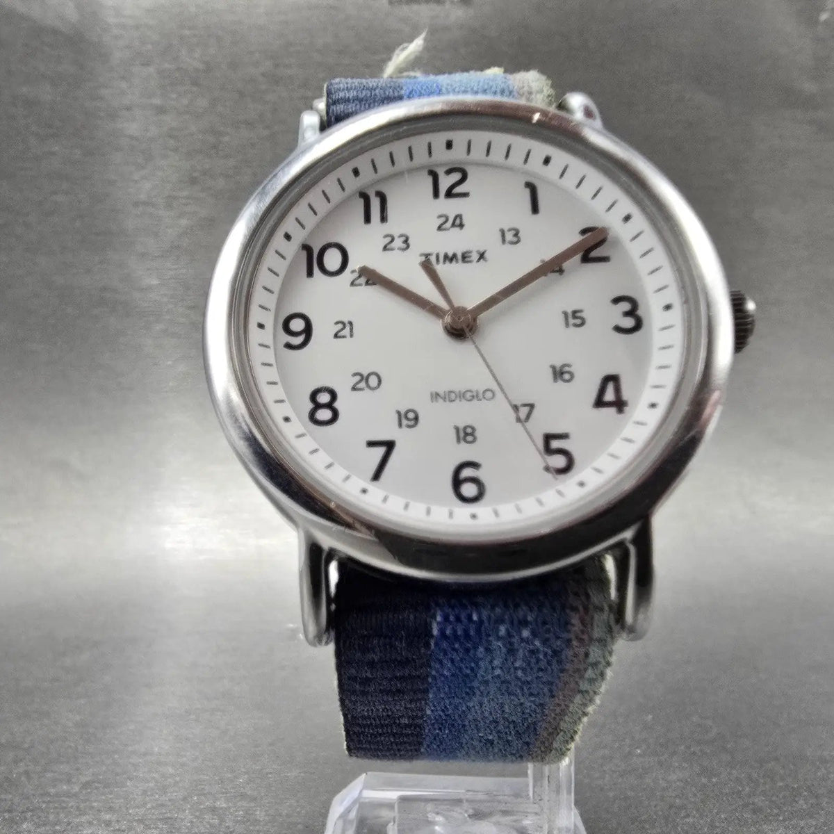 Timex Weekender Watch Men 38mm White Dial Silver Tone TW2R10400 New Battery Blue5