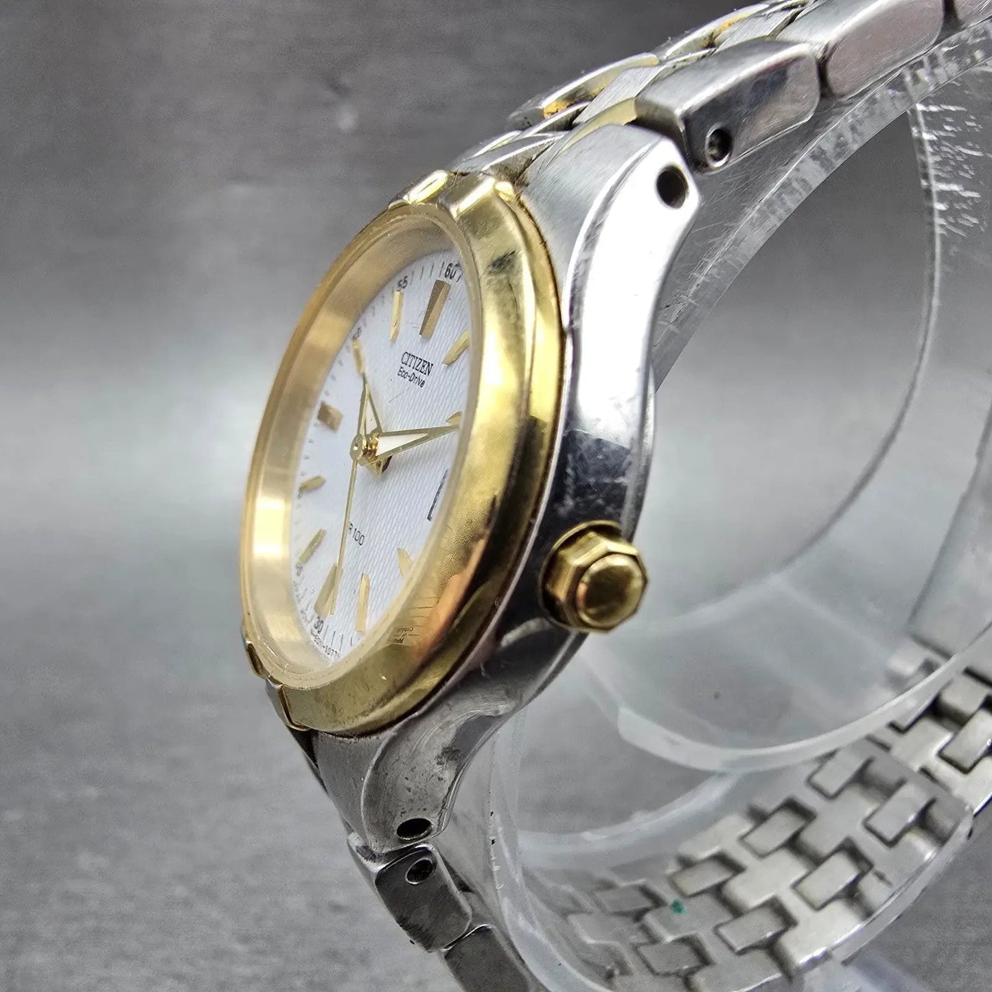 Citizen Eco-Drive Watch Women 26mm White Dial Two Tone Date E011-S049555 Runs HK2