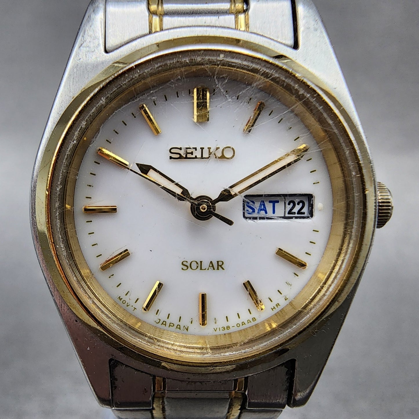 Seiko Solar Watch Women 25mm White Dial Two Tone Daydate Round V1380AA0 Runs1