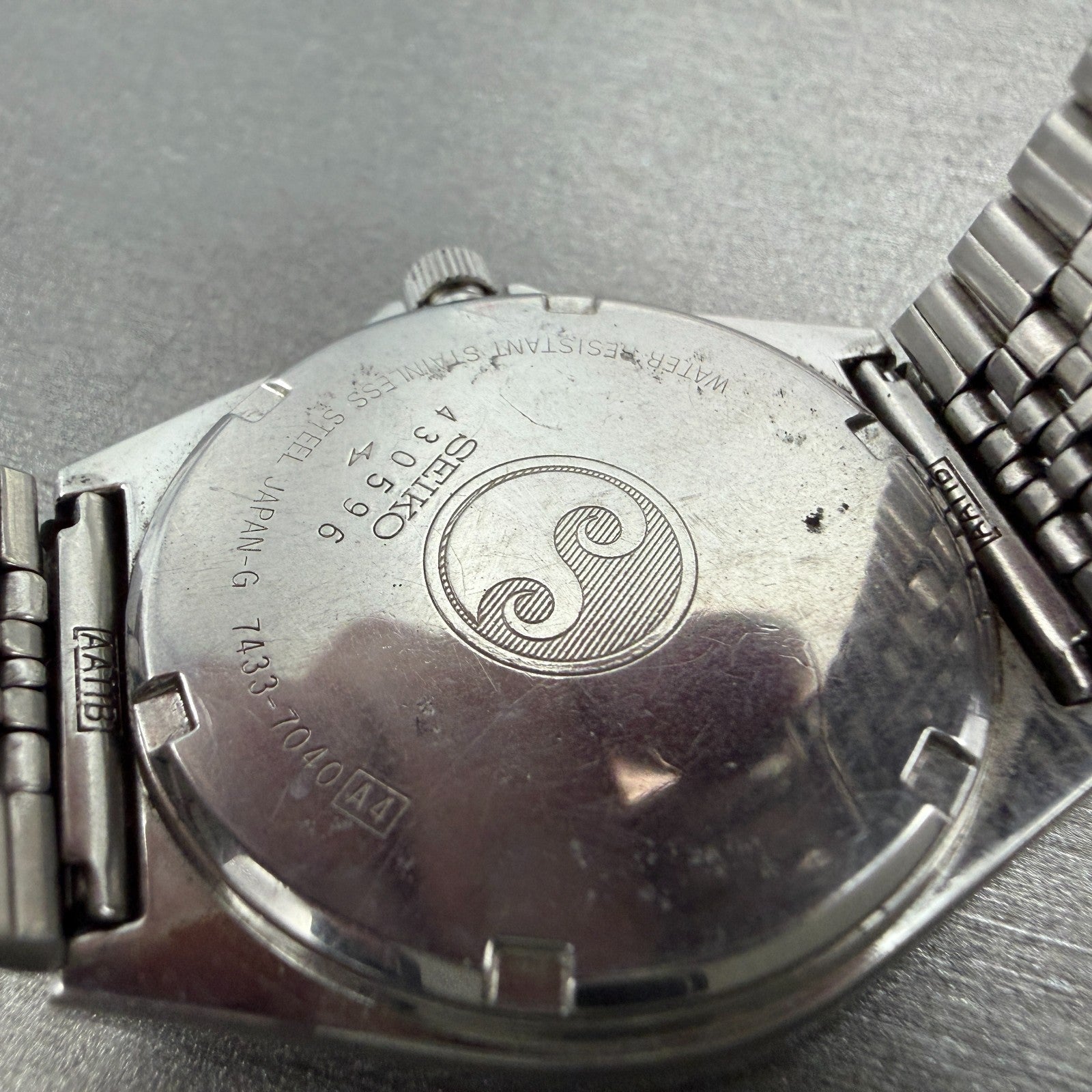 Seiko Chronos Watch Men 34mm Silver Dial Silver Tone Daydate 7433-7040 PARTS10