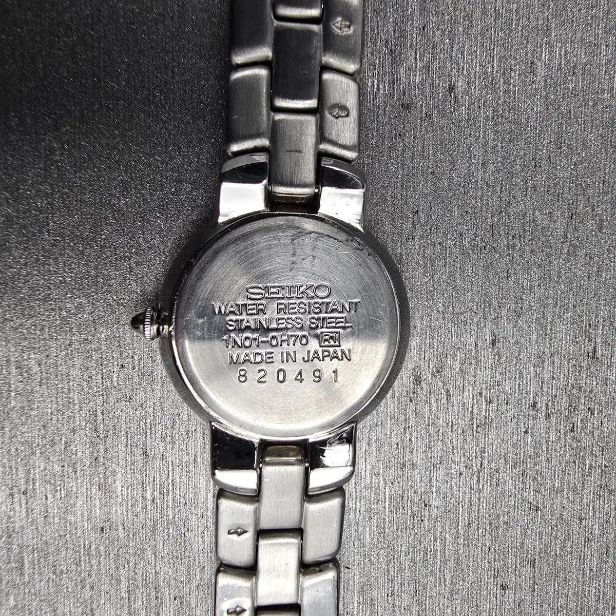 Seiko Watch Women 22mm Blue Dial Silver Tone Round 1N01-0H70 New Battery10