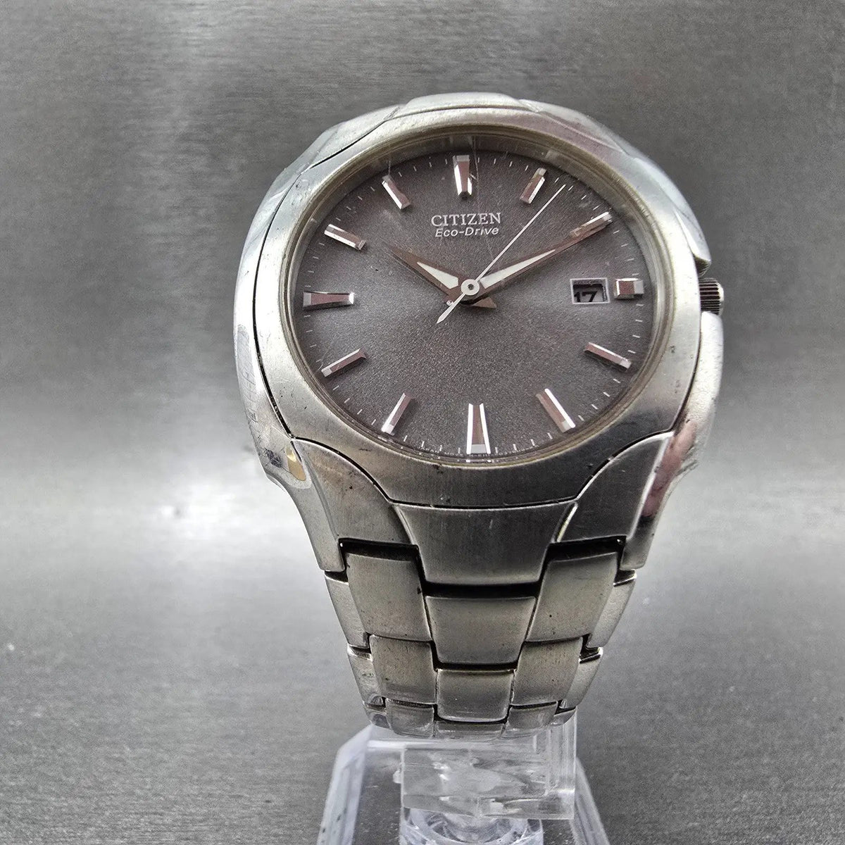 Citizen Eco-Drive Watch Men 39mm Silver Dial Silver Tone Date E111-S022240 RunsA5