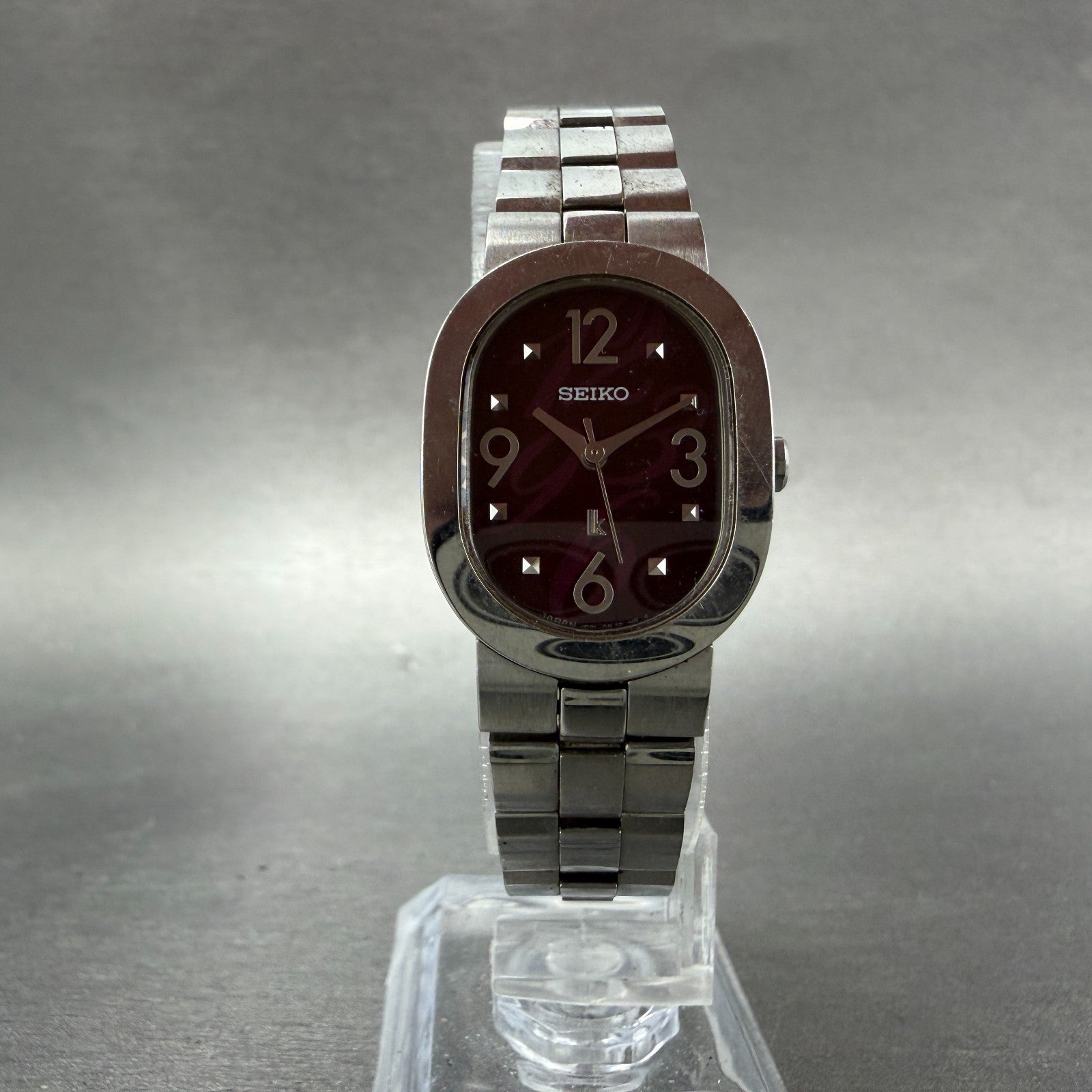 Seiko Lukia Watch Women 21mm Red Dial Silver Tone Oval 1F21-0AZ0 New Battery5