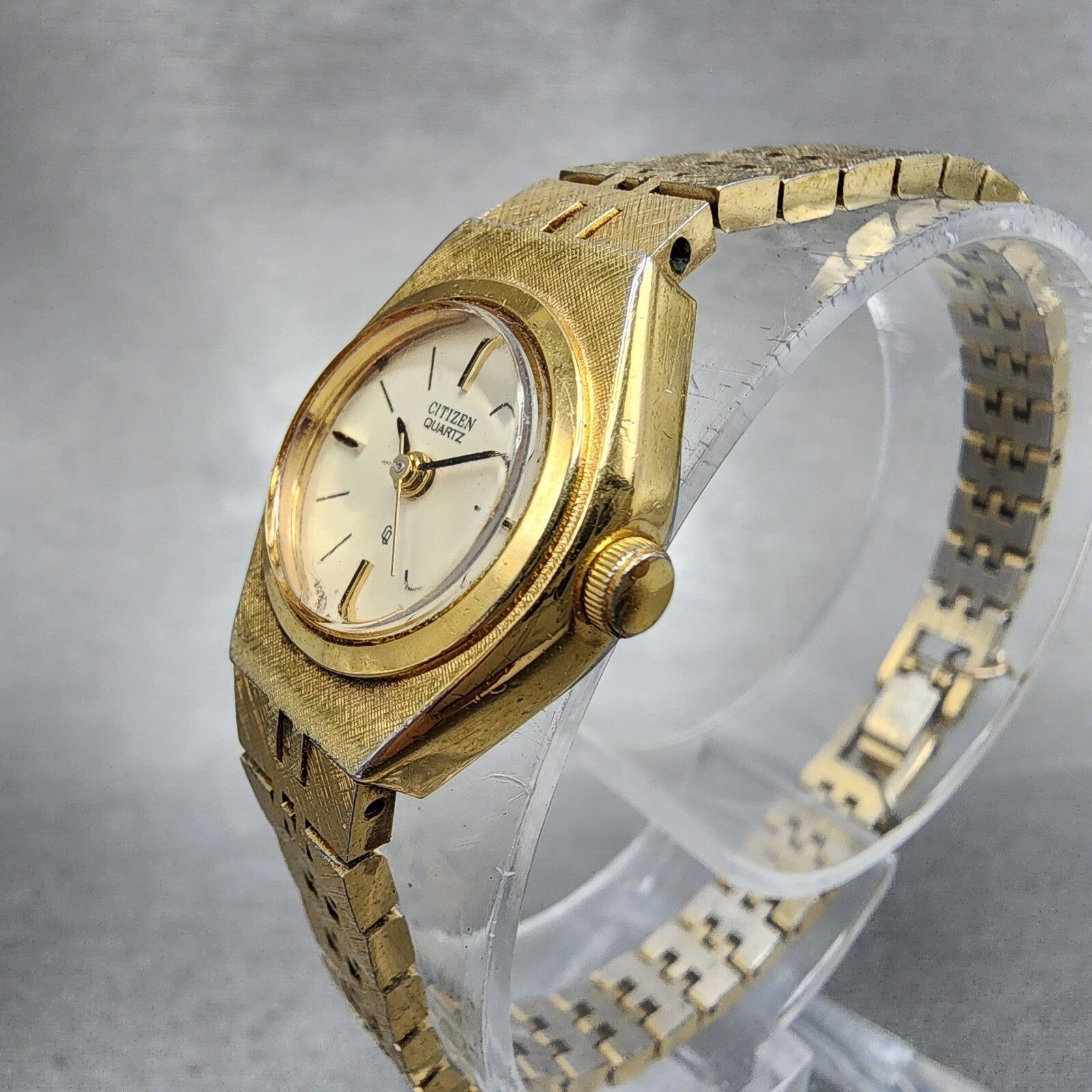 Citizen CQ Watch Women 19mm Cream Dial Gold Tone Round 2030891571 New Battery2