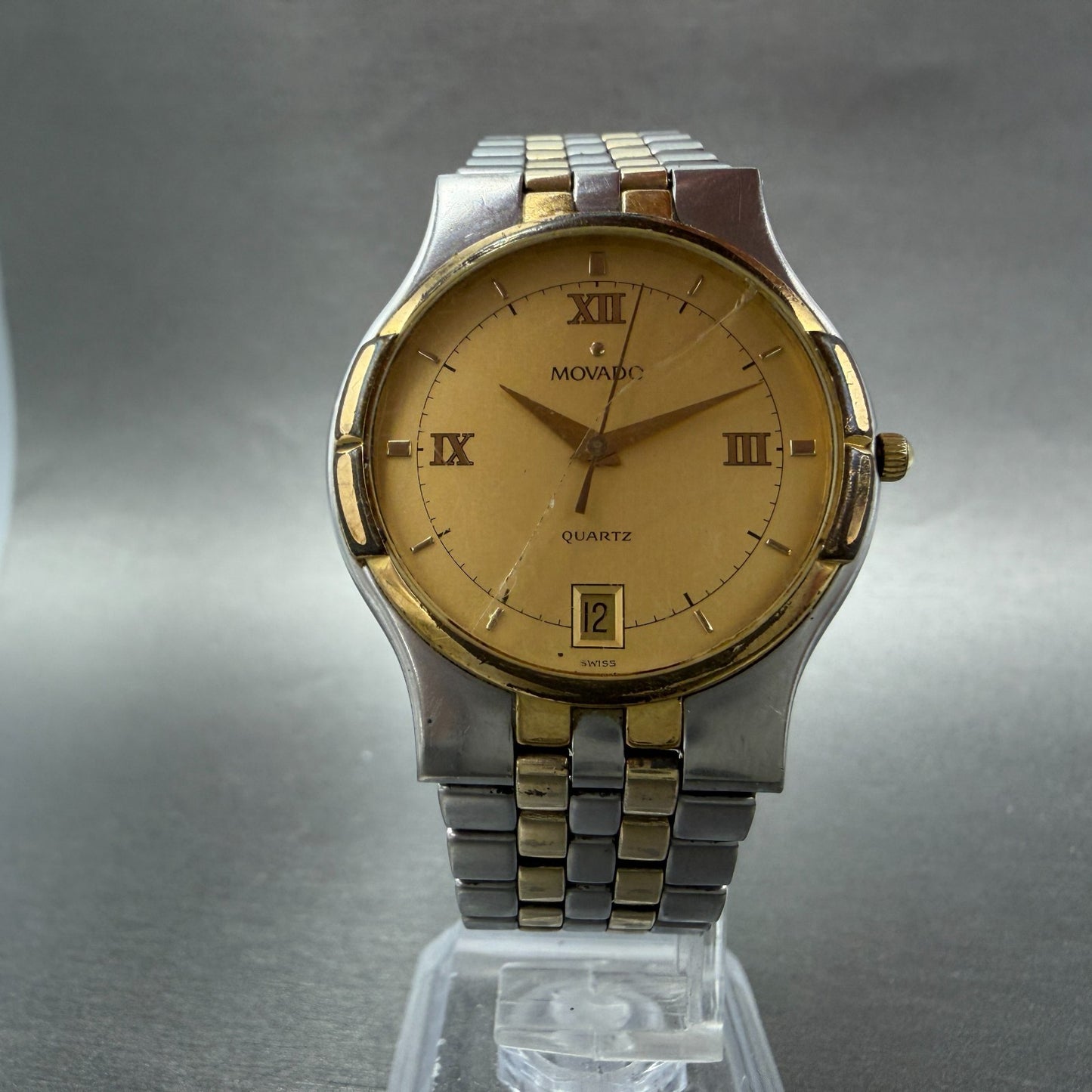 Movado Watch Men 34mm Gold Dial Two Tone Date Round 88-52-867 CRACKED New Batt5