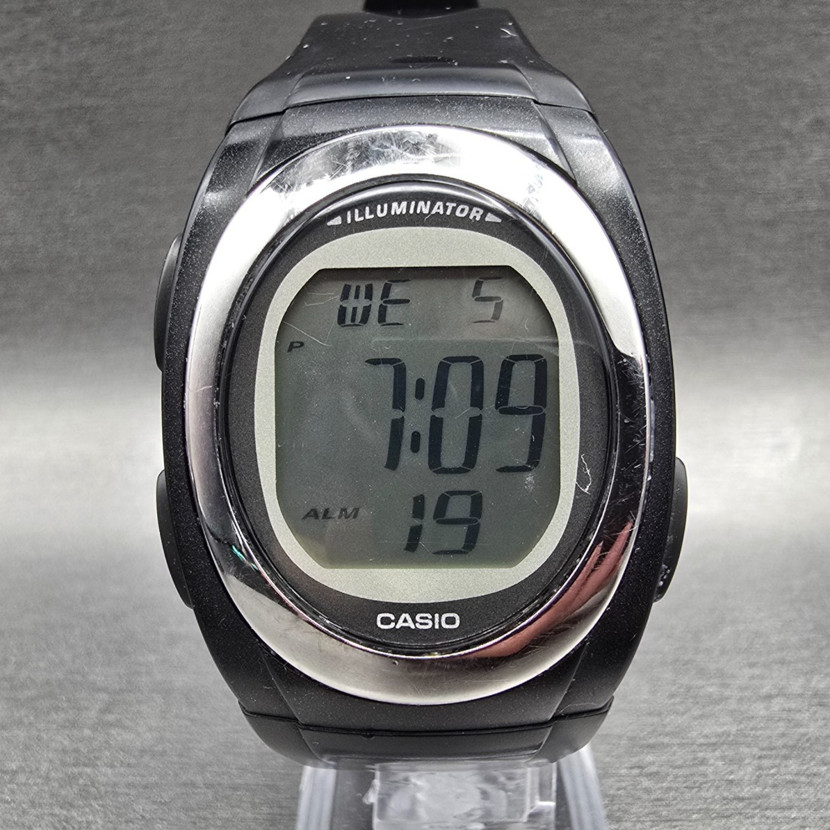 Casio F-E10 Digital Watch Men 35mm Black Silver Chrono Alarm Oval READ!! New Bat0