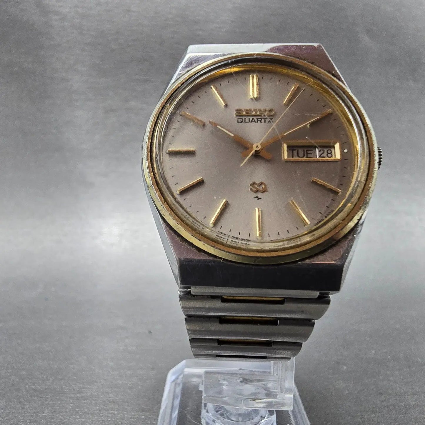 Seiko SQ Watch Men 35mm Silver Dial Two Tone Daydate Round 7123-8449 PARTS6