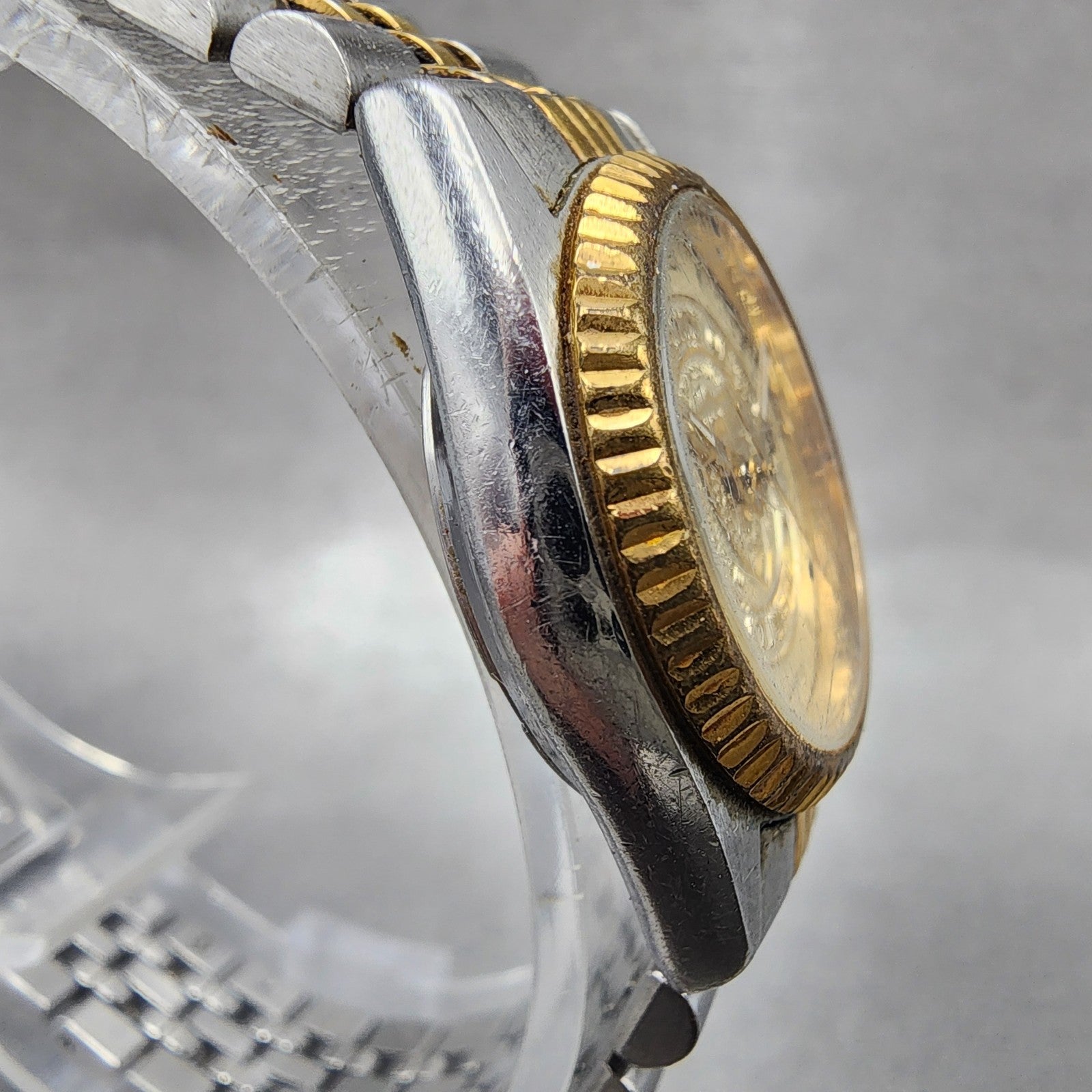 Seiko Watch Women 24mm Gold Dial Two Tone Daydate 7N830049 UT Austin New Batt3