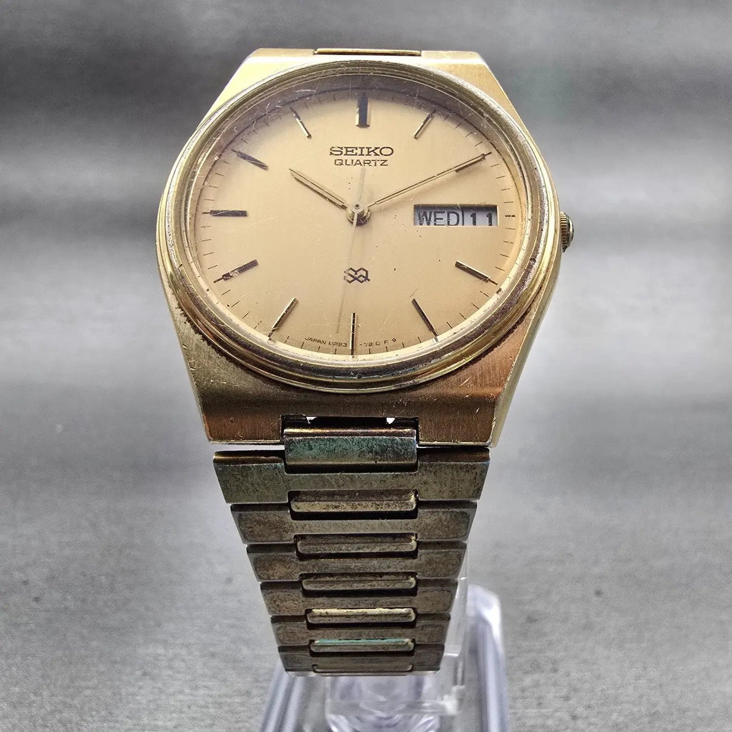 Seiko SQ Watch Men 34mm Gold Dial Gold Tone Daydate Round 8223-7160 New Battery5