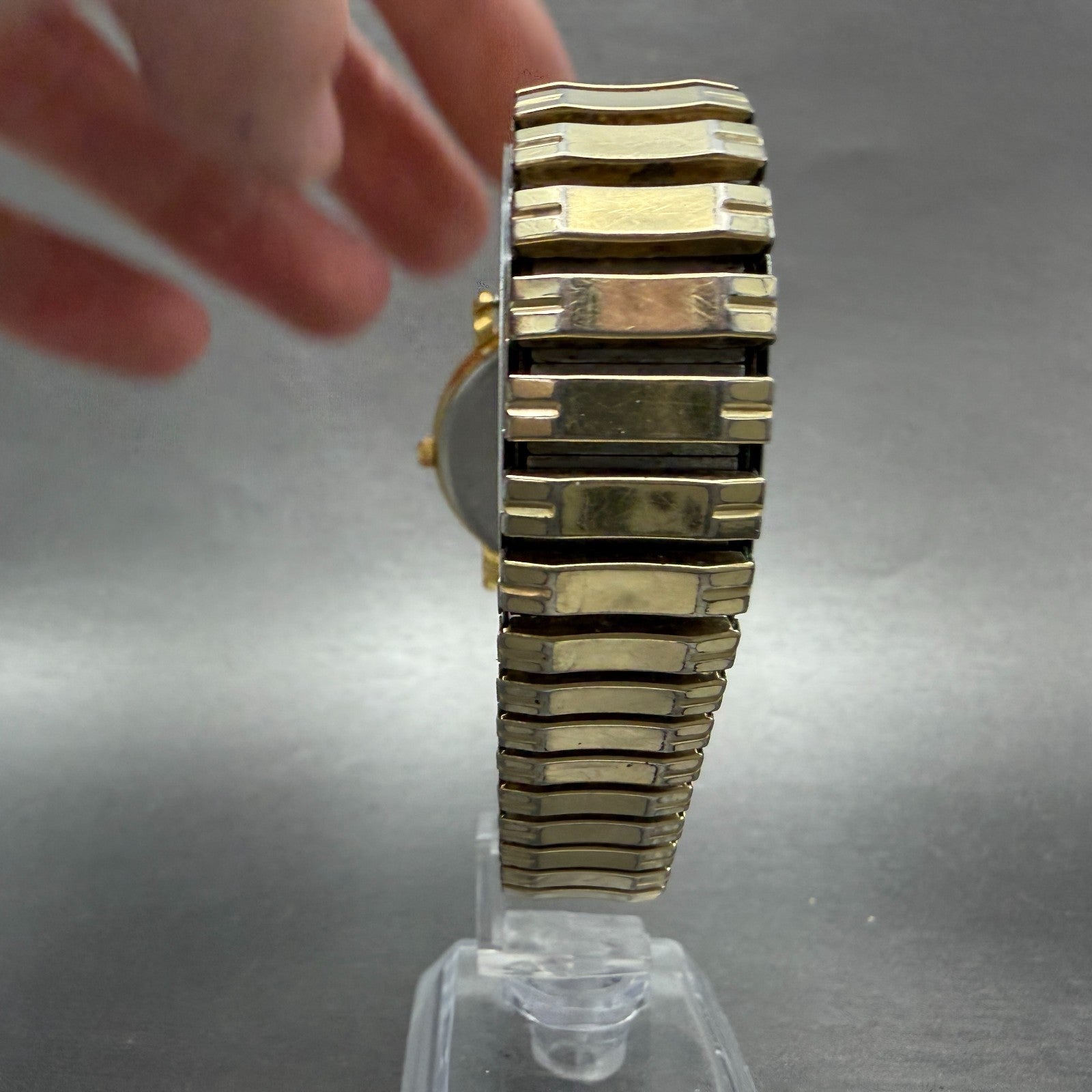 Bulova Watch Men 34mm White Dial Gold Tone Date Round 97B12 New Battery7