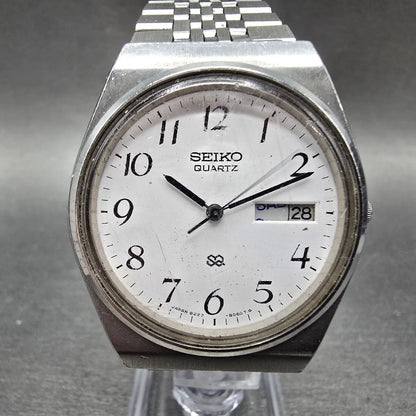 Seiko SQ Watch Men 35mm White Dial Silver Tone Dayadate READ!!! 8223-8029 NewBat0