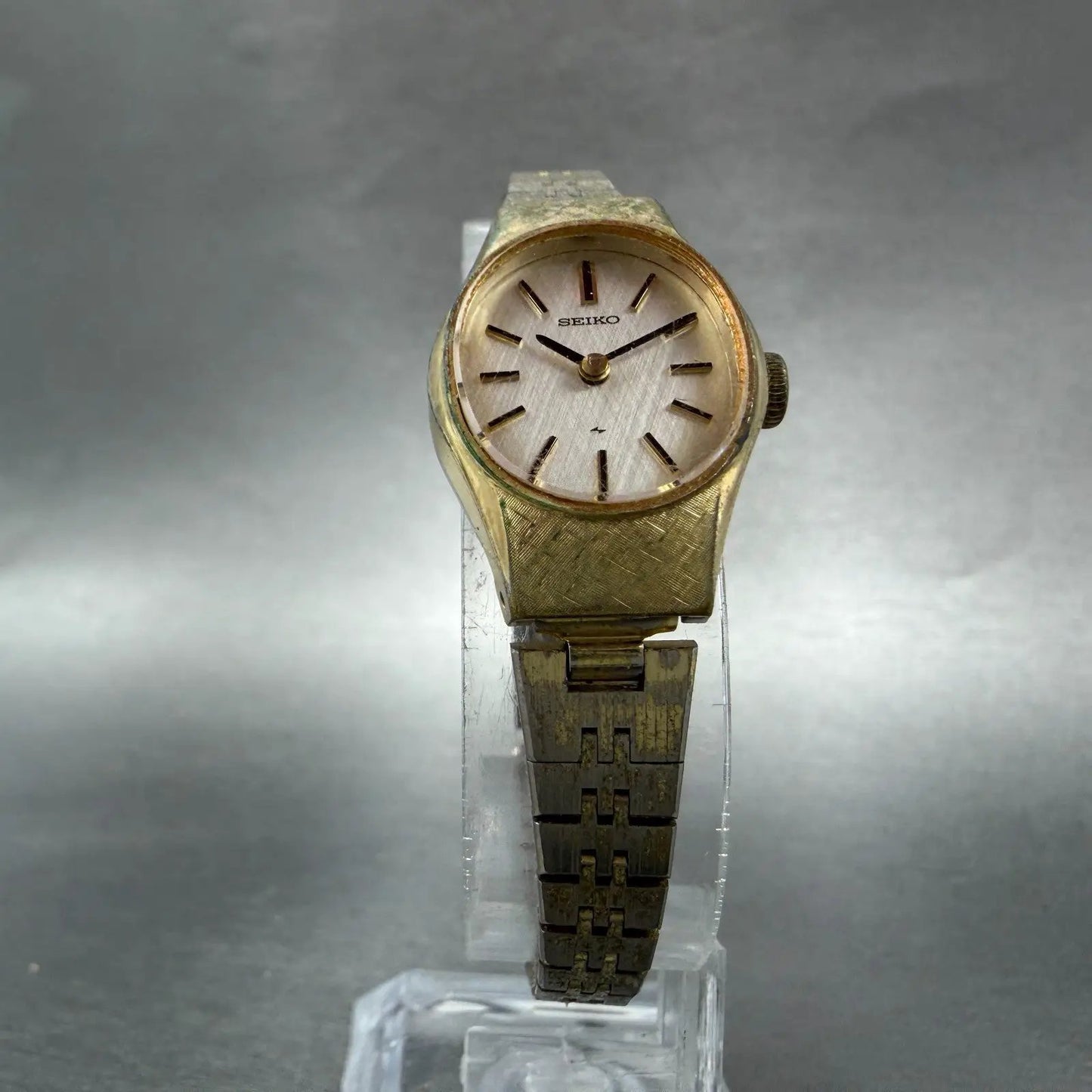 Seiko Watch Women 19mm Silver Dial Gold Tone Oval Manual 11-8590 Runs Vintage5